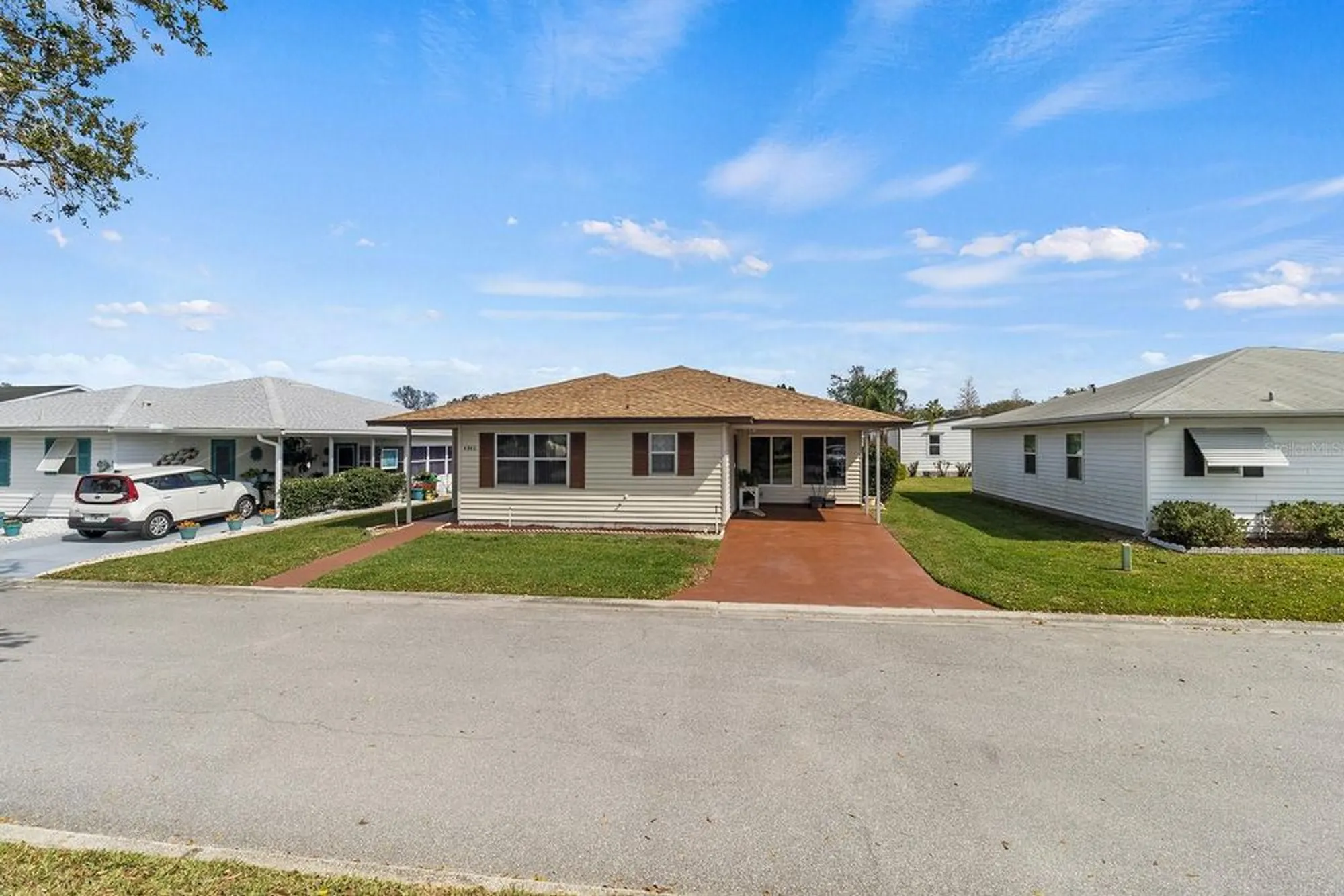 Property Slideshow image 25 of 33 | 4846 colonnades club blvd, Lakeland, FL, 33811