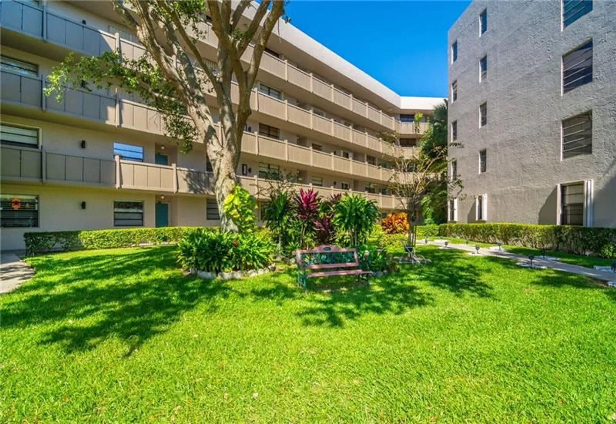 Property Slideshow image 24 of 31 | 1100 colony point cir apt 105, Pembroke Pines, FL, 33026