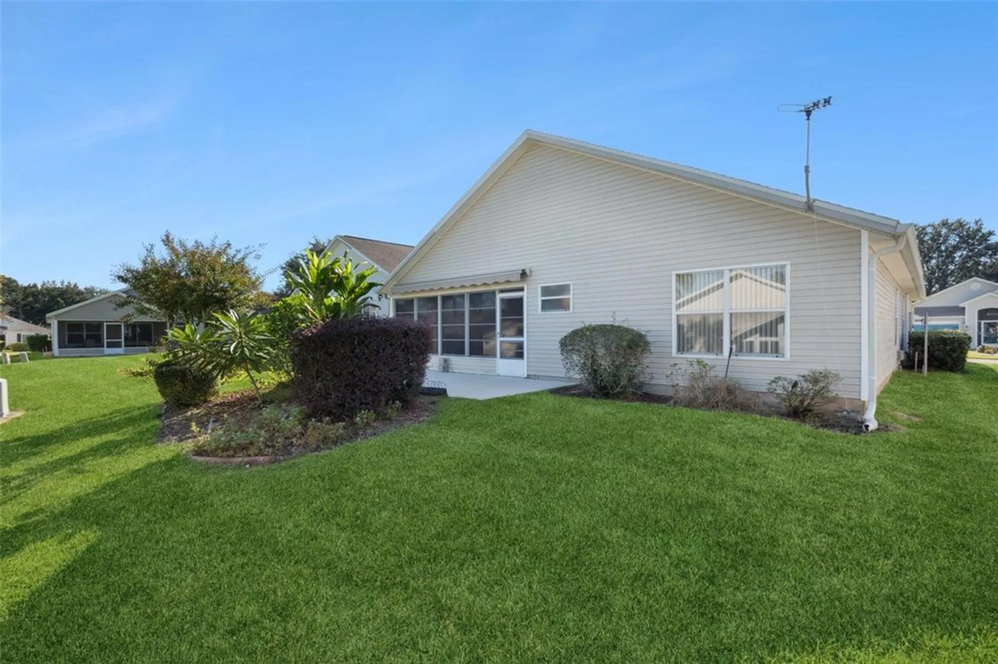 Property Slideshow image 26 of 37 | 24914 cranes roost cir, Leesburg, FL, 34748