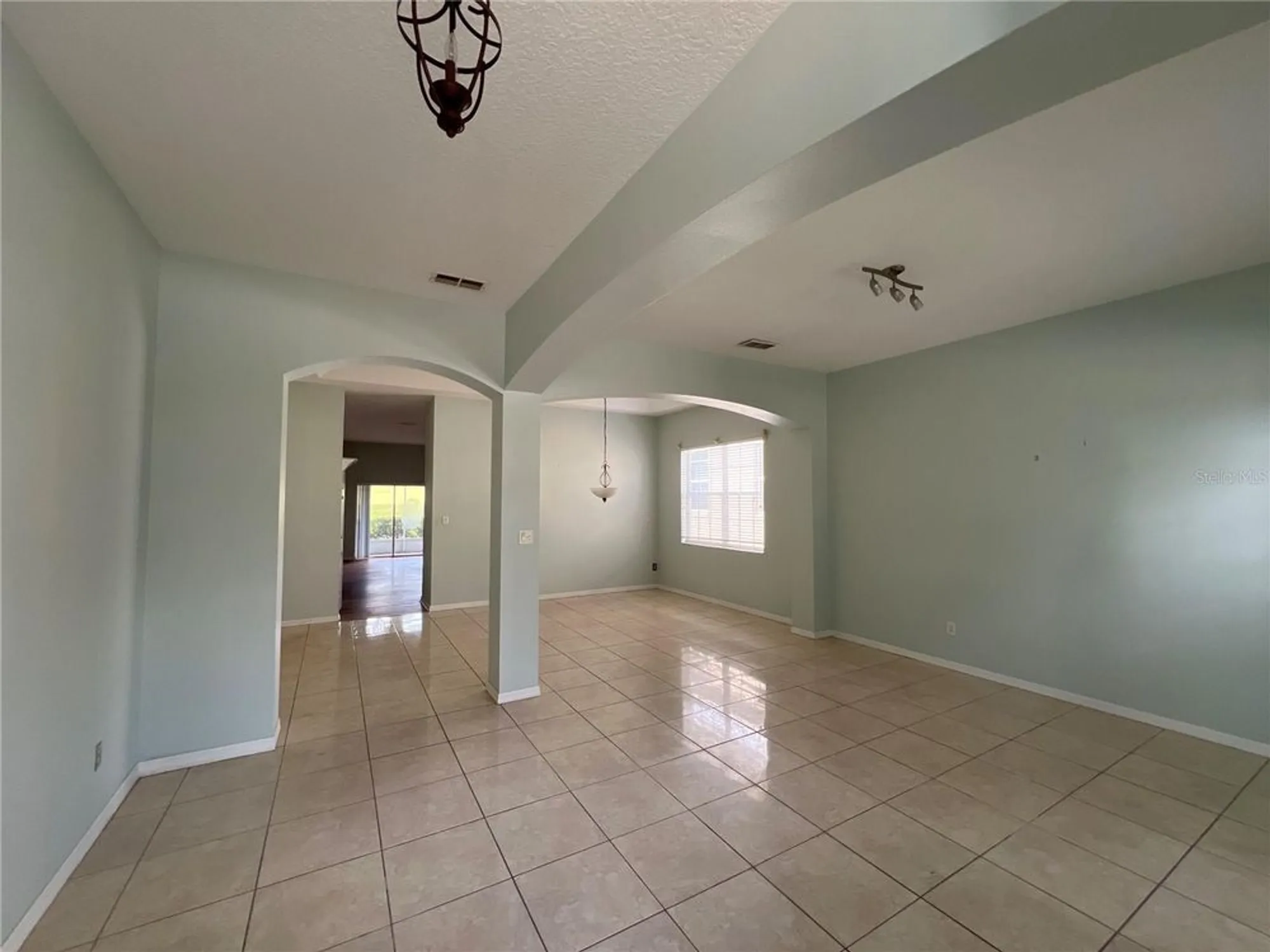 Property Slideshow image 4 of 15 | 24345 amberleaf ct, Leesburg, FL, 34748