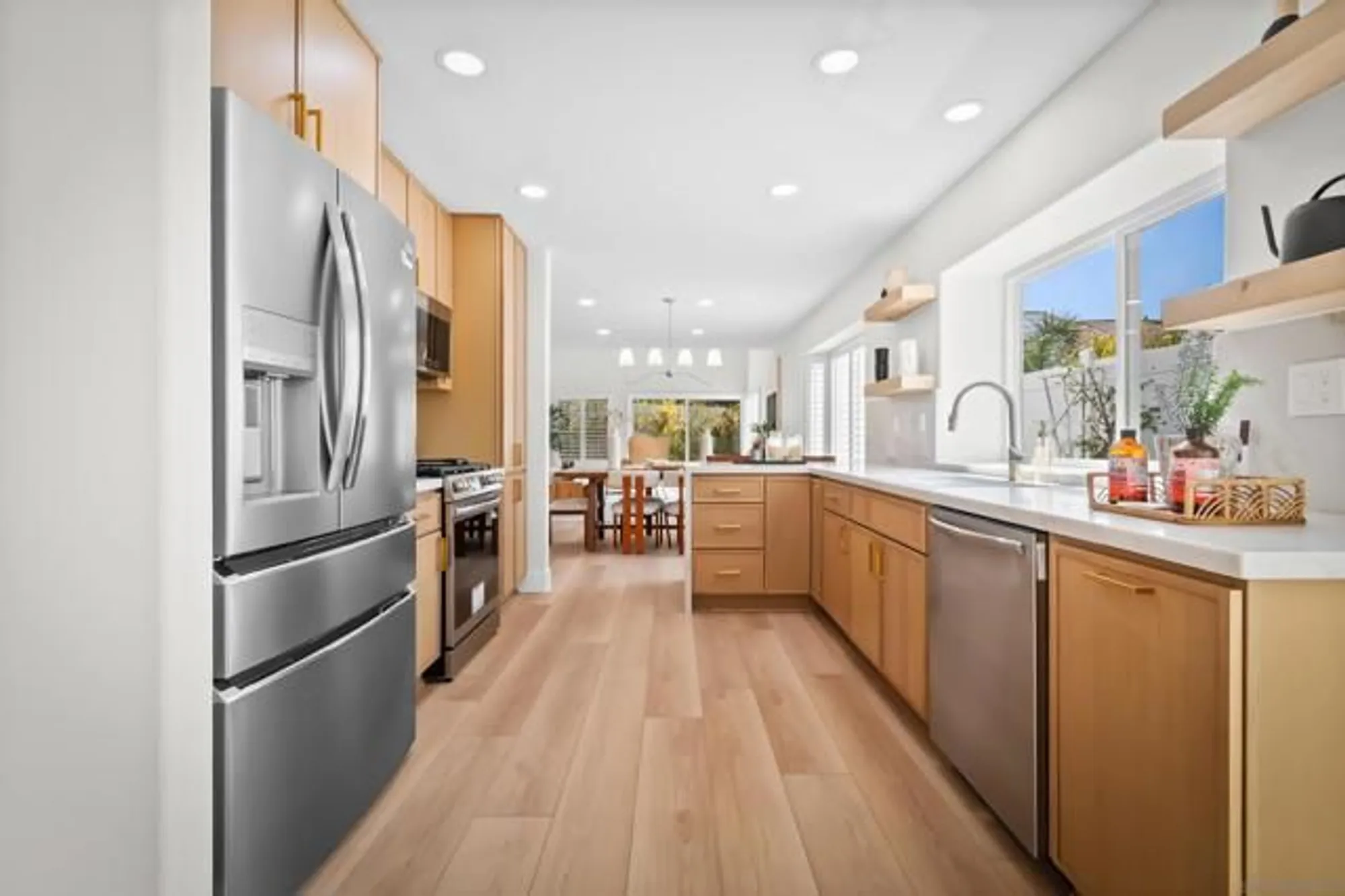 Property Slideshow image 8 of 47 | 4058 lemnos way, Oceanside, CA, 92056