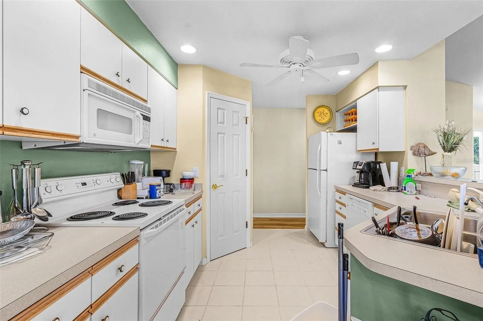 Property Slideshow image 16 of 26 | 14008 willow glen ct 210, Port Charlotte, FL, 33953