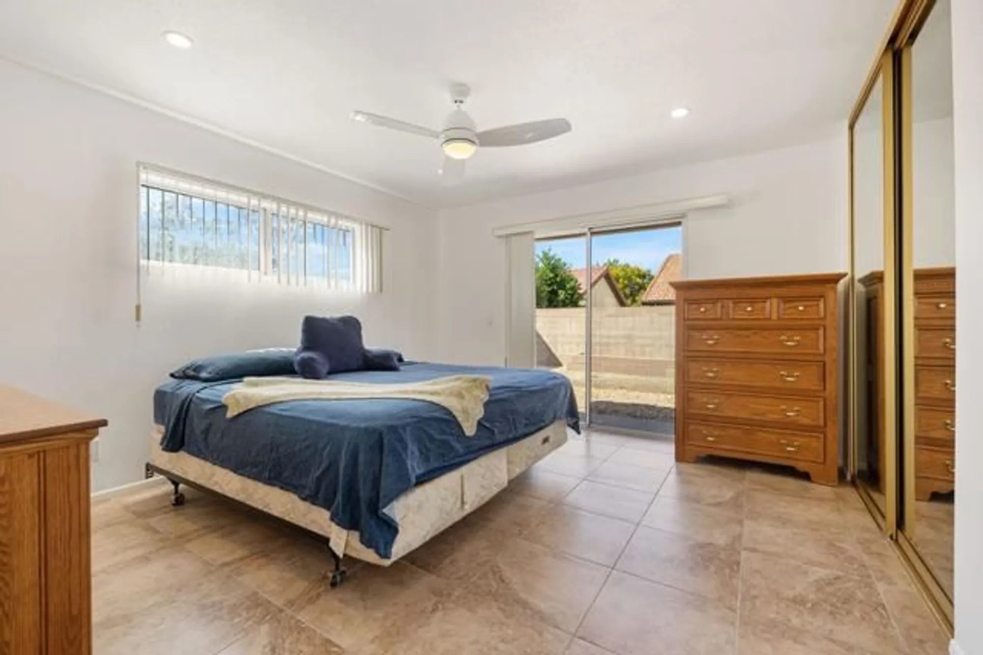 Property Slideshow image 15 of 41 | 2050 silver oak way, Hemet, CA, 92545