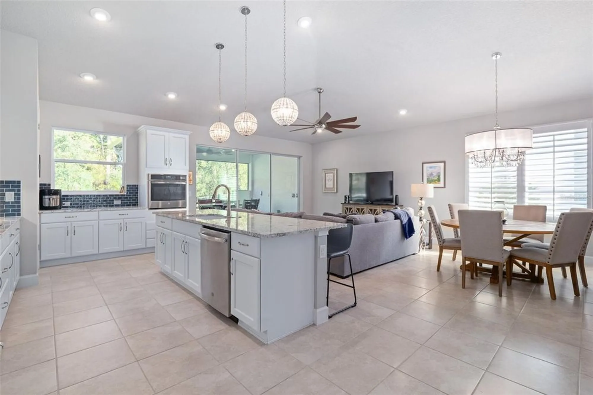 Property Slideshow image 14 of 65 | 823 creekwood dr, Ormond Beach, FL, 32174