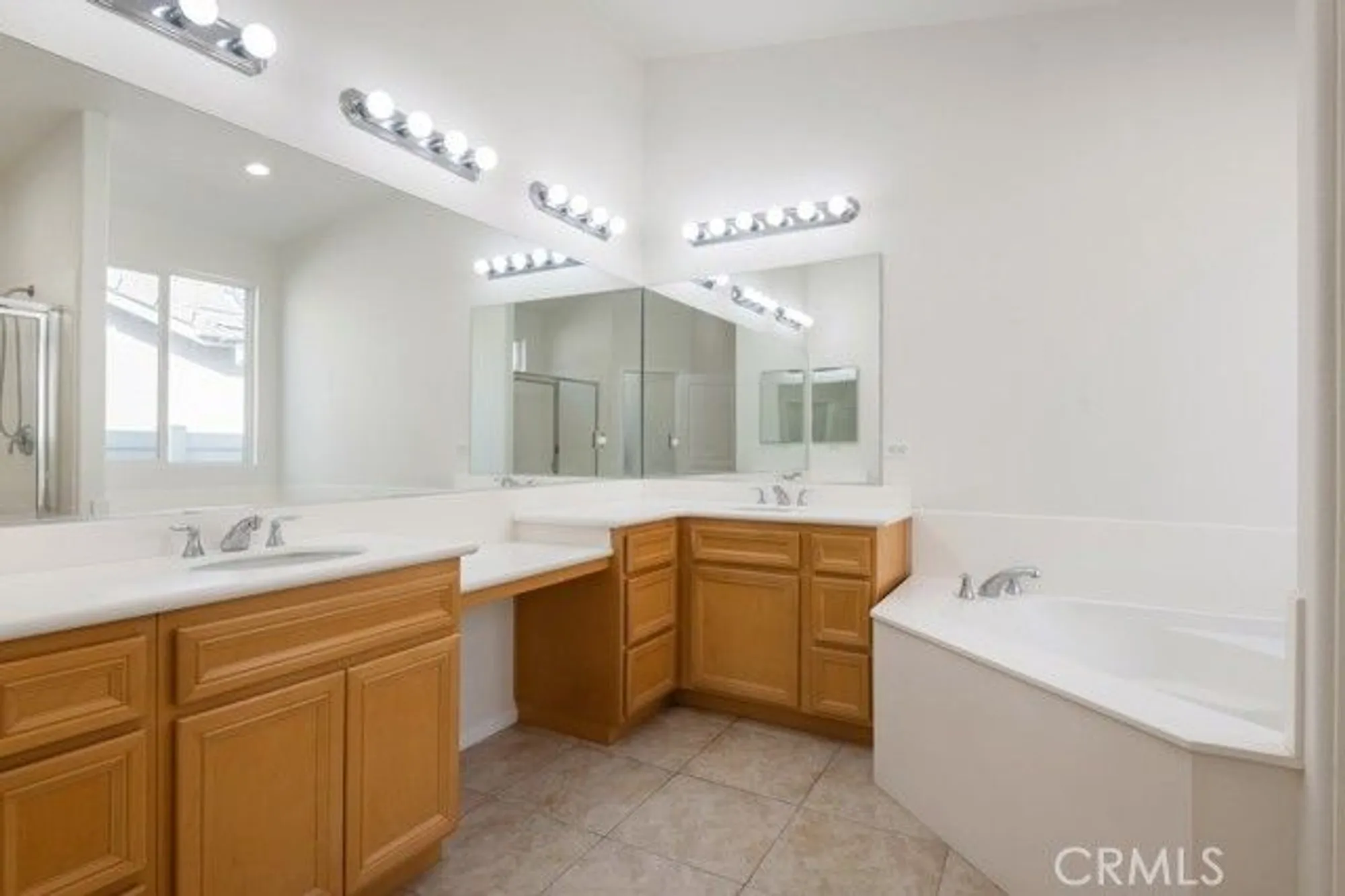Property Slideshow image 8 of 30 | 1583 turtle crk, Beaumont, CA, 92223
