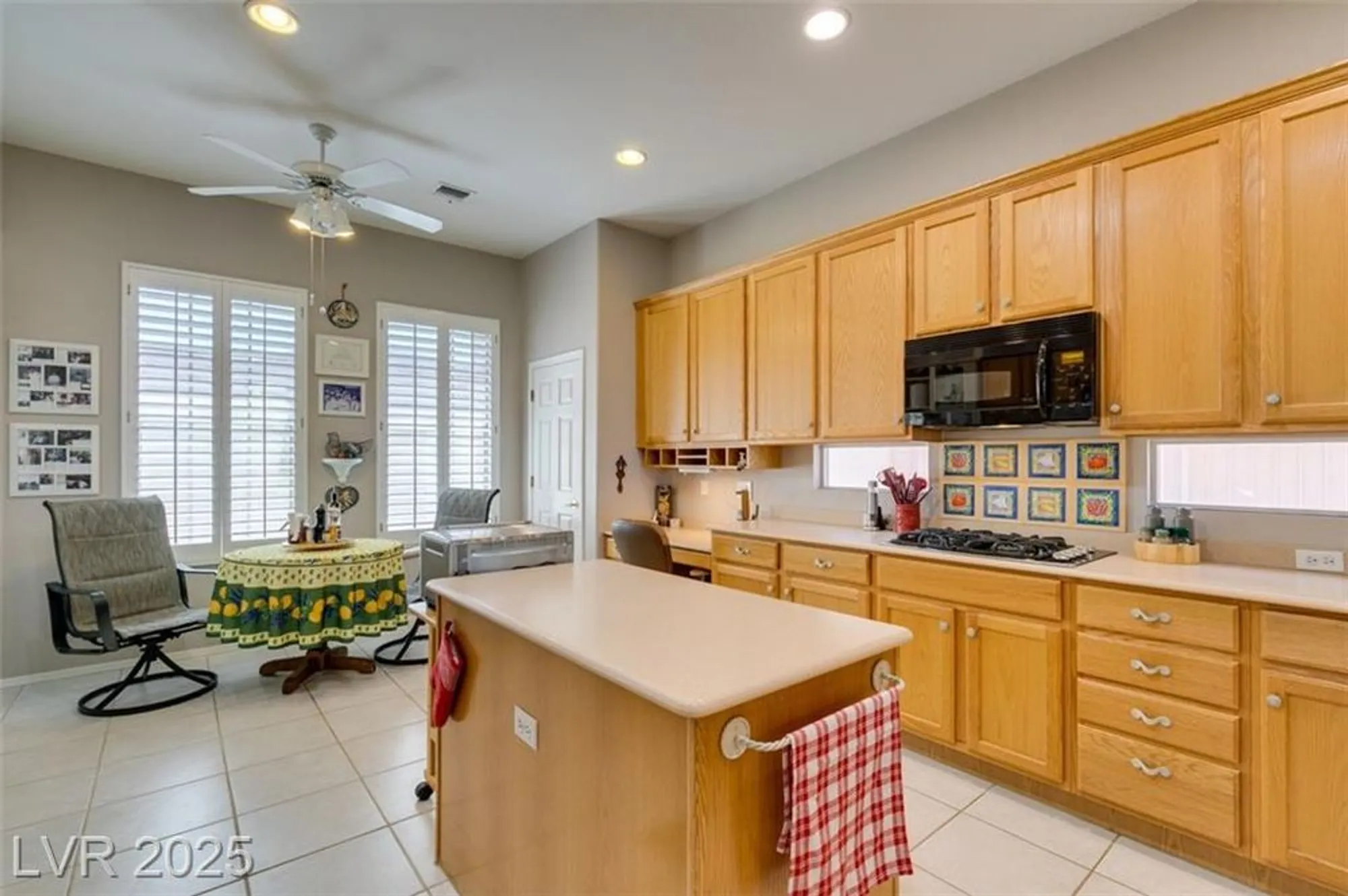 Property Slideshow image 13 of 34 | 2112 king mesa dr, Henderson, NV, 89012