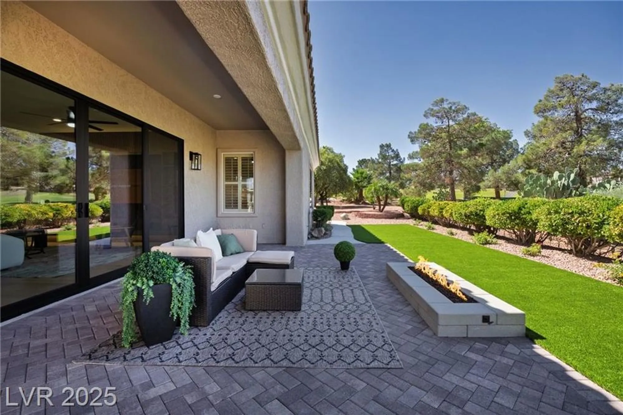 Property Slideshow image 29 of 43 | 2725 youngdale dr, Las Vegas, NV, 89134