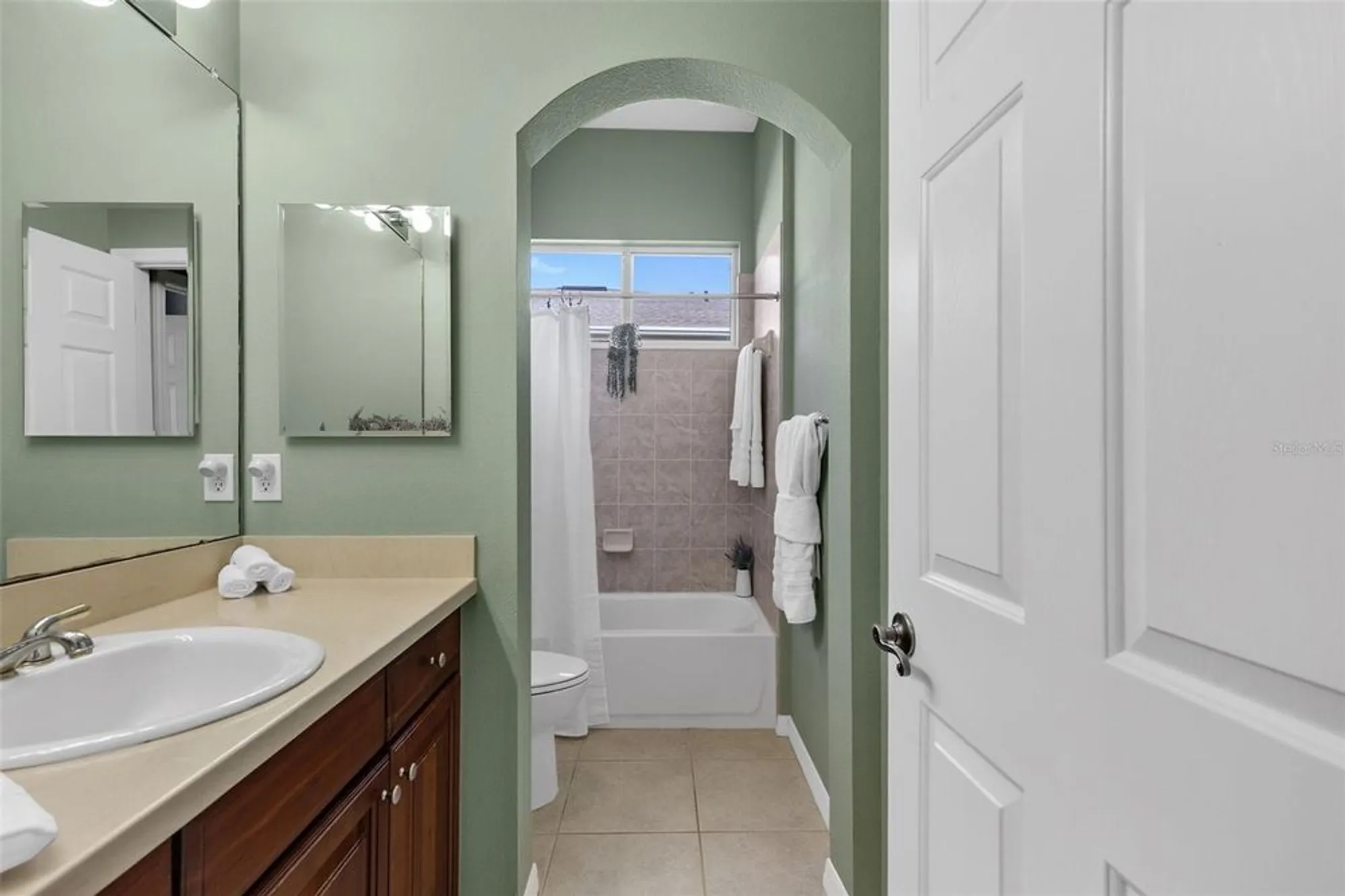 Property Slideshow image 36 of 64 | 2404 kensington greens dr, Sun City Center, FL, 33573