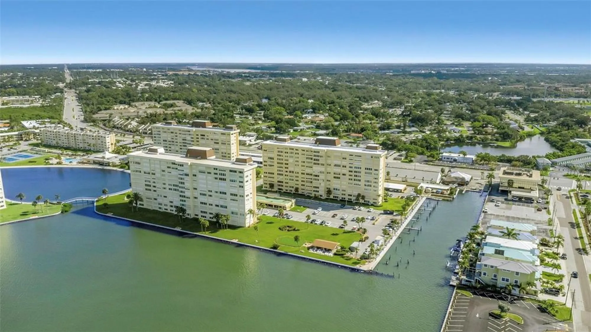 Property Slideshow image 86 of 95 | 4550 cove cir apt 207, St Petersburg, FL, 33708