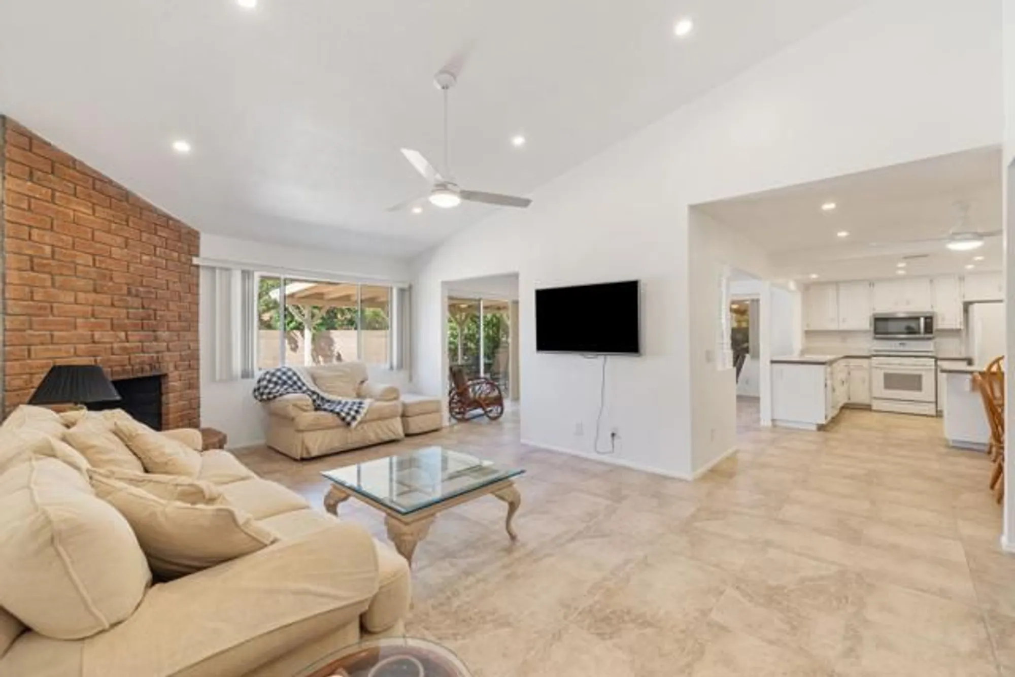 Property Slideshow image 7 of 40 | 2050 silver oak way, Hemet, CA, 92545