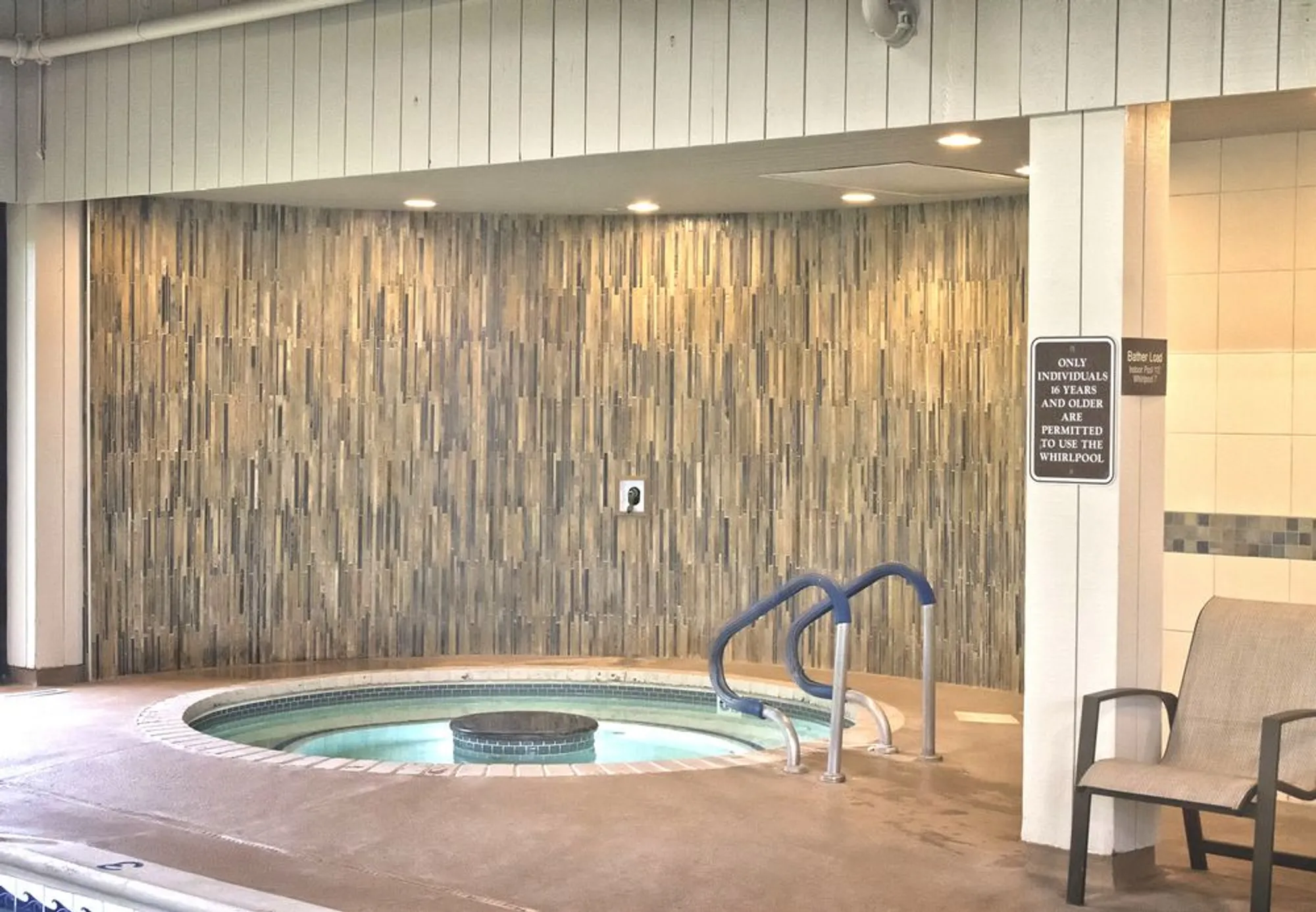 Property Slideshow image 32 of 53 | 668 shoreline rd, Lake Barrington, IL, 60010