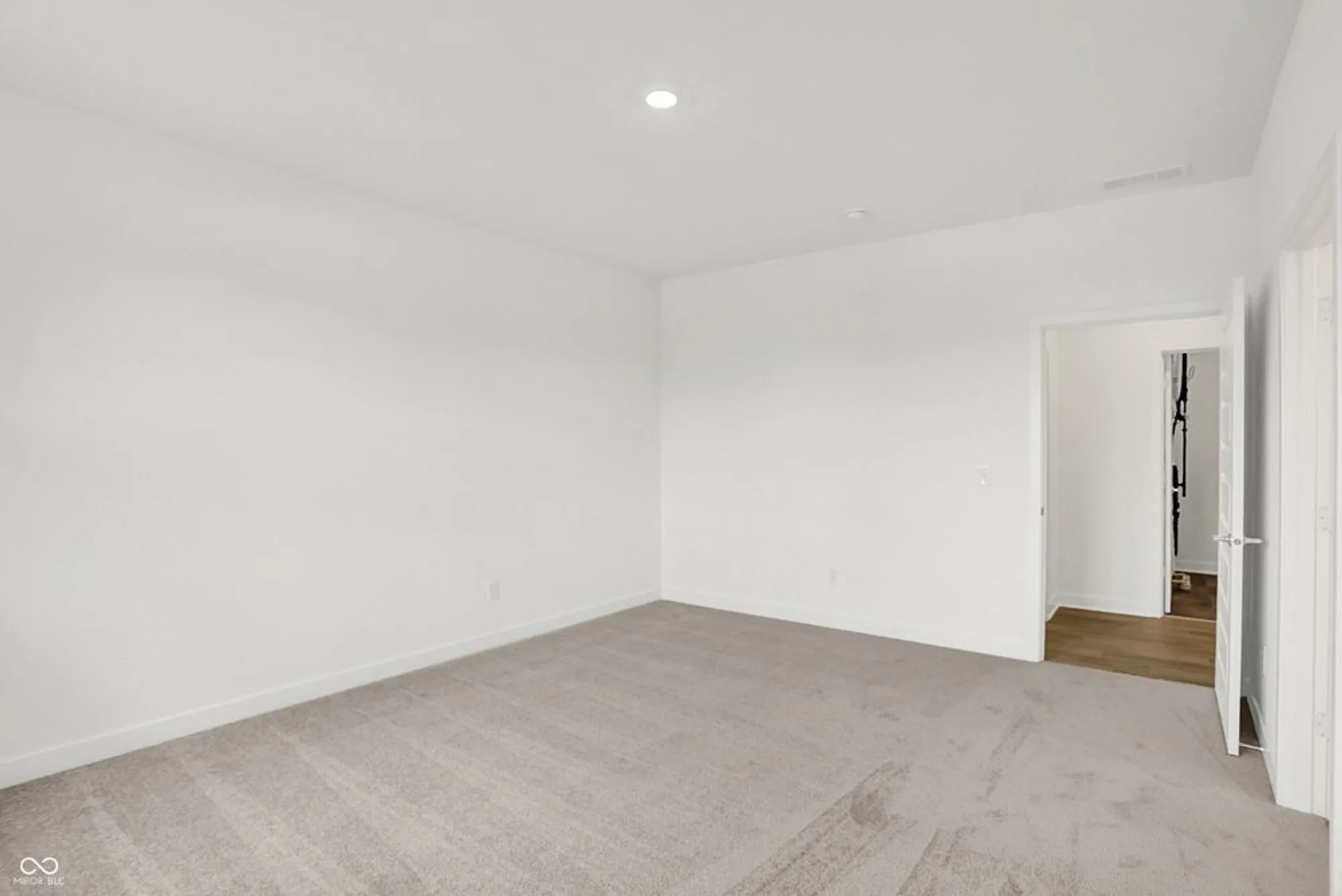 Property Slideshow image 20 of 34 | 5270 nettleton way, Avon, IN, 46123