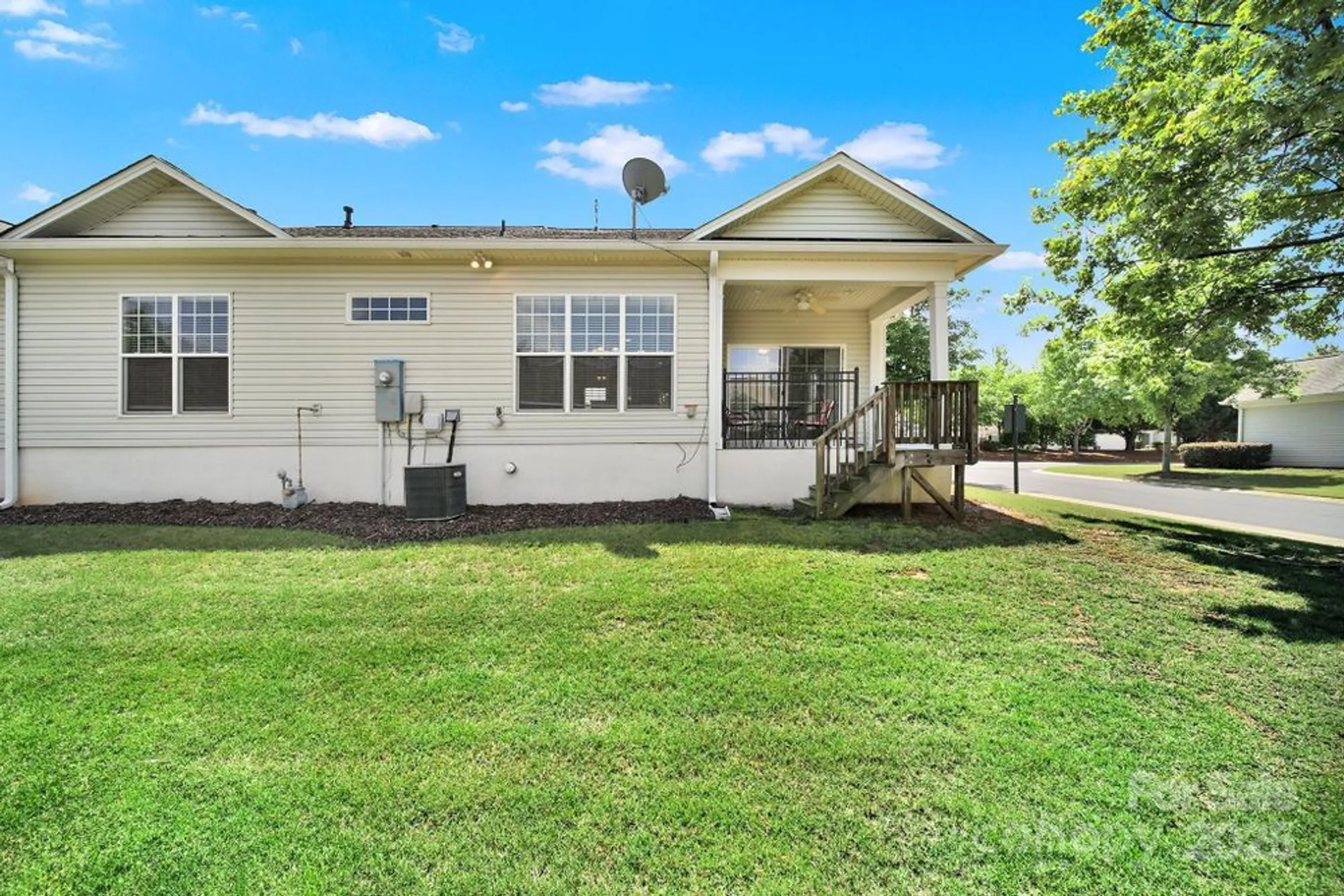 Property Slideshow image 23 of 41 | 28129 song sparrow ln, Fort Mill, SC, 29707