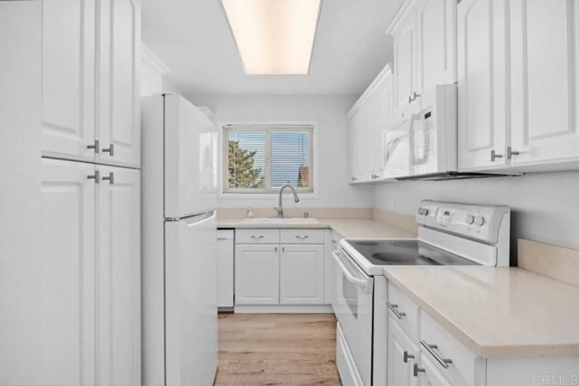 Property Slideshow image 7 of 18 | 1741 charleston ln, Encinitas, CA, 92024