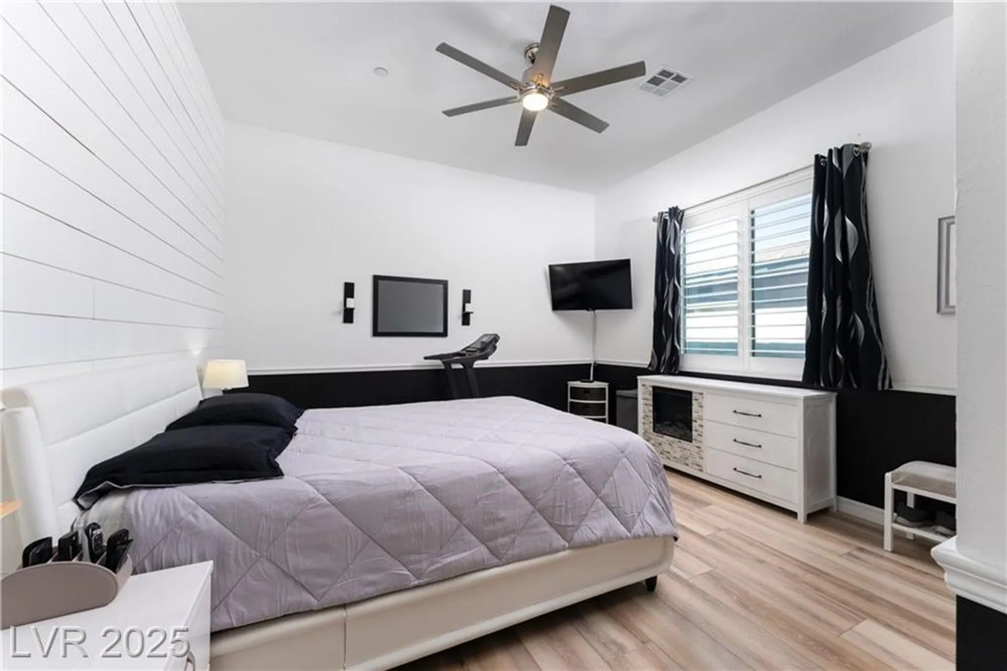 Property Slideshow image 17 of 44 | 12438 heritage bend dr, Las Vegas, NV, 89138