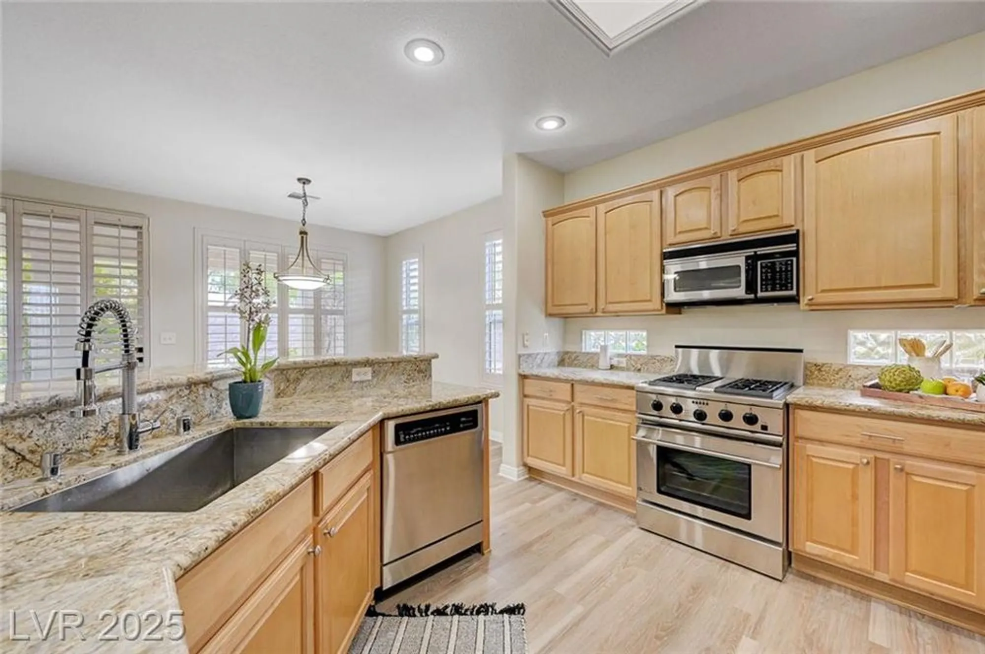 Property Slideshow image 17 of 60 | 10494 melodia magico ave, Las Vegas, NV, 89135