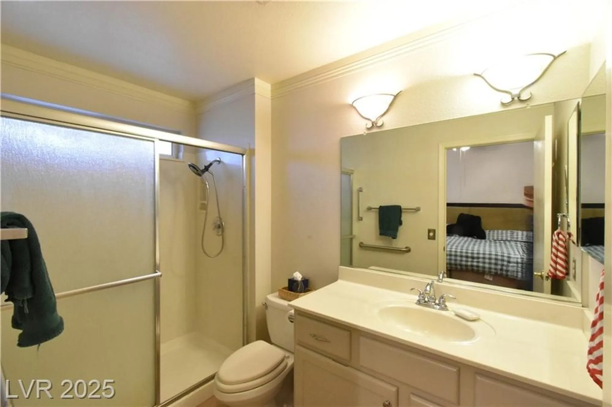 Property Slideshow image 20 of 29 | 2412 springridge dr, Las Vegas, NV, 89134