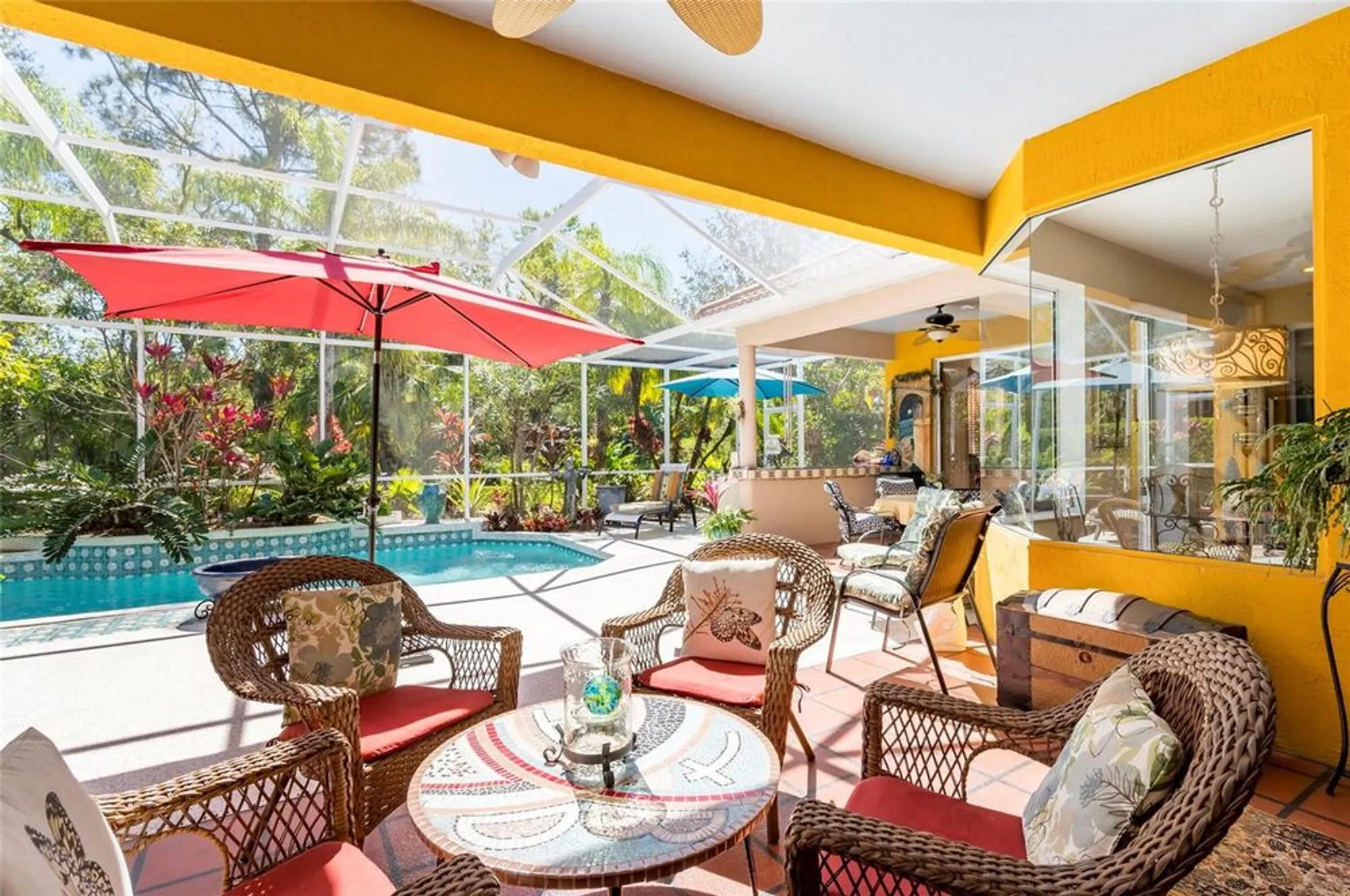 Property Slideshow image 38 of 50 | 4740 carrington cir, Sarasota, FL, 34243