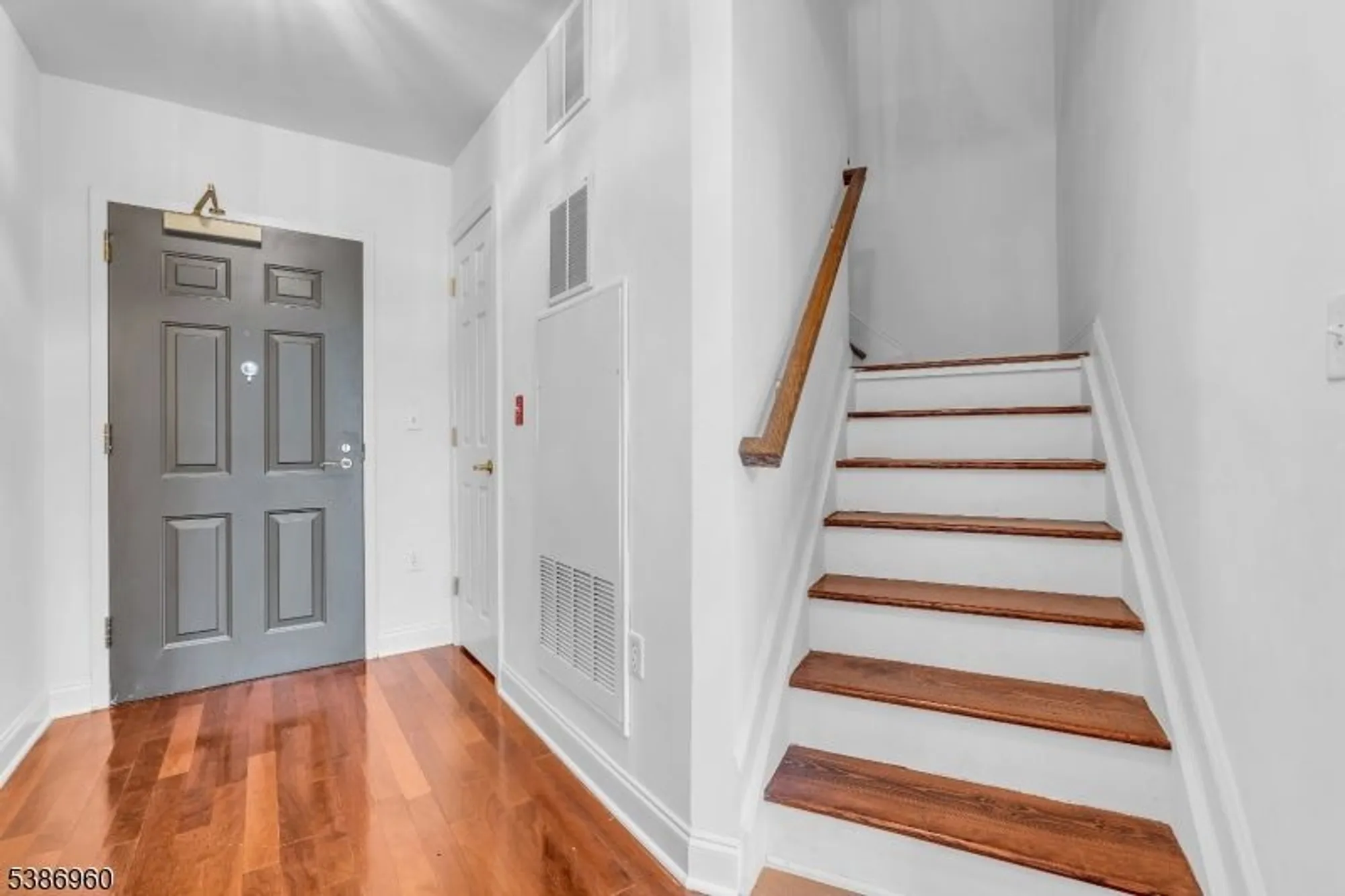 Property Slideshow image 4 of 38 | 182 victoria dr, Basking Ridge, NJ, 07920