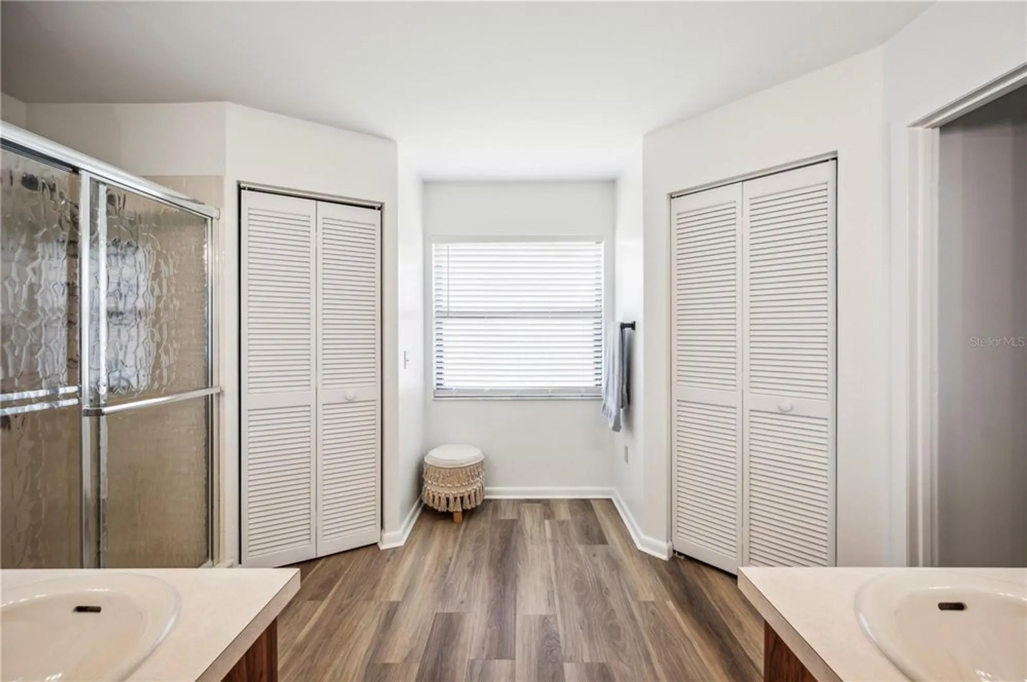 Property Slideshow image 19 of 37 | 1608 colonnades cir, Lakeland, FL, 33811