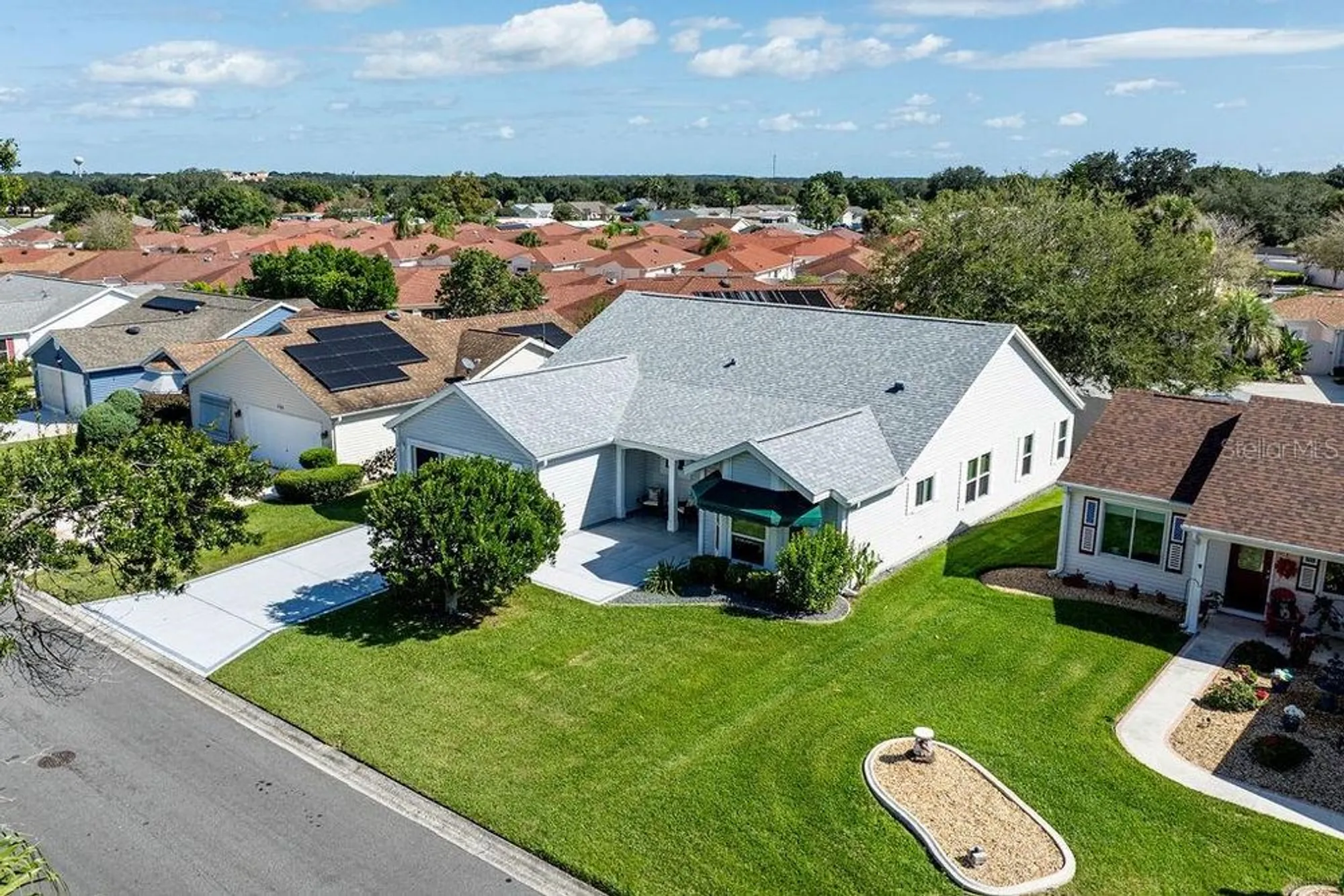 Property Slideshow image 37 of 47 | 733 palma dr, The Villages, FL, 32159