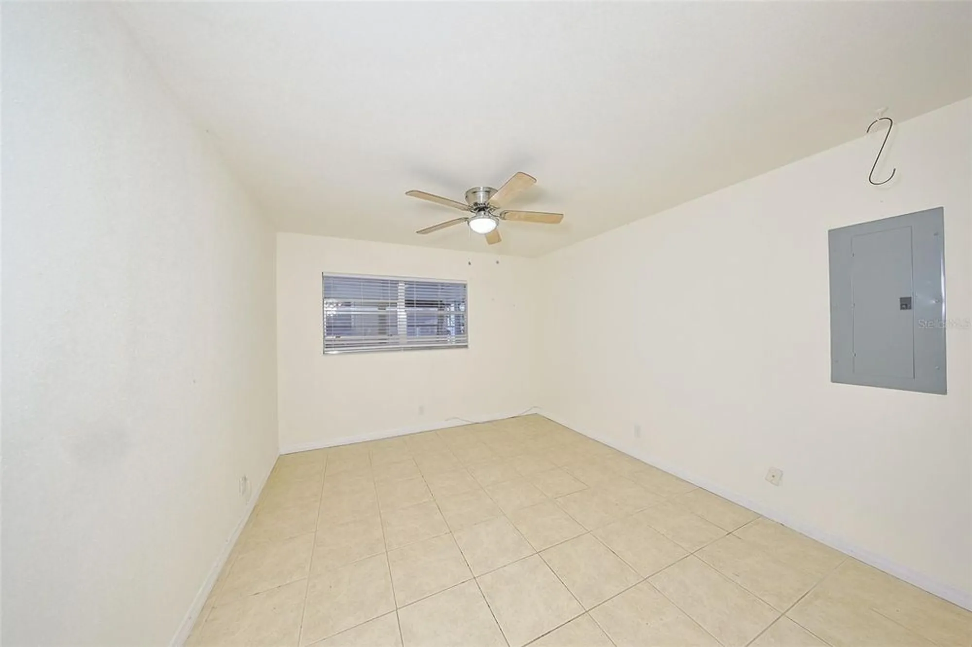 Property Slideshow image 21 of 59 | 202 bedford st 72, Sun City Center, FL, 33573