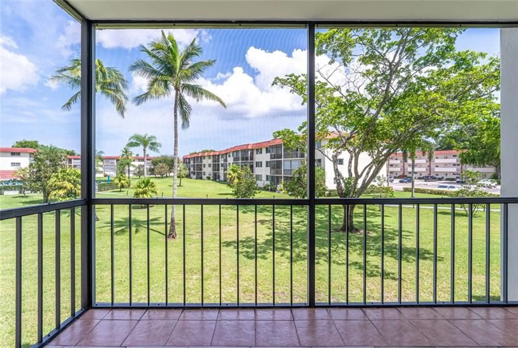 Property Slideshow image 18 of 57 | 9720 s hollybrook lake dr 205, Pembroke Pines, FL, 33025