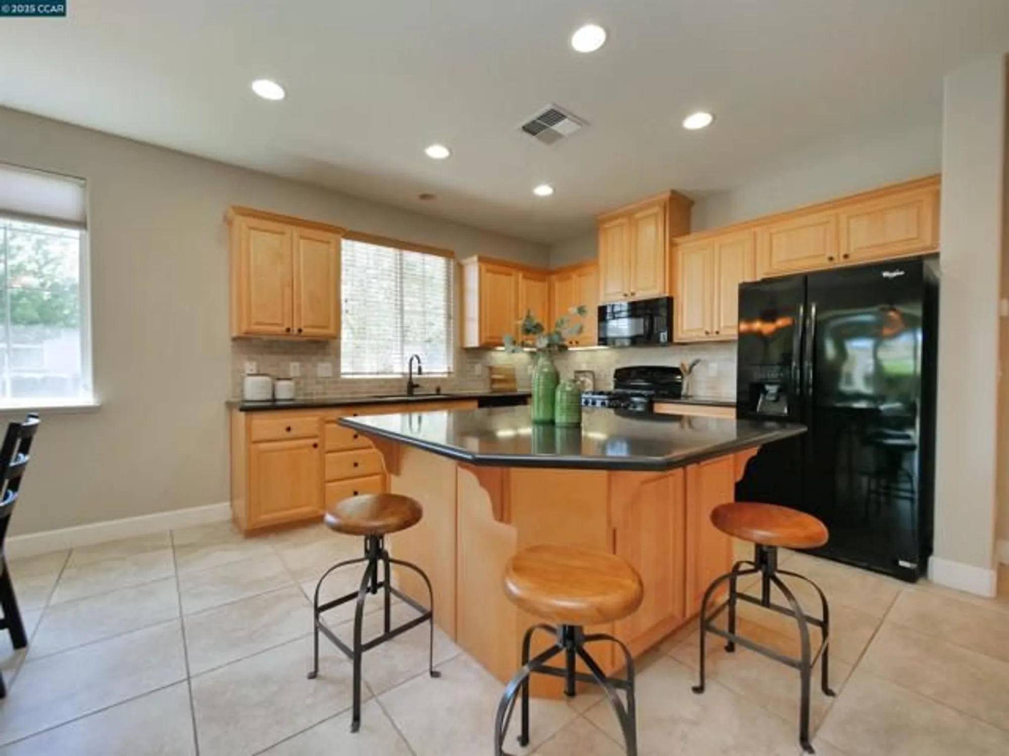 Property Slideshow image 16 of 60 | 335 suez canal ln, Sacramento, CA, 95834