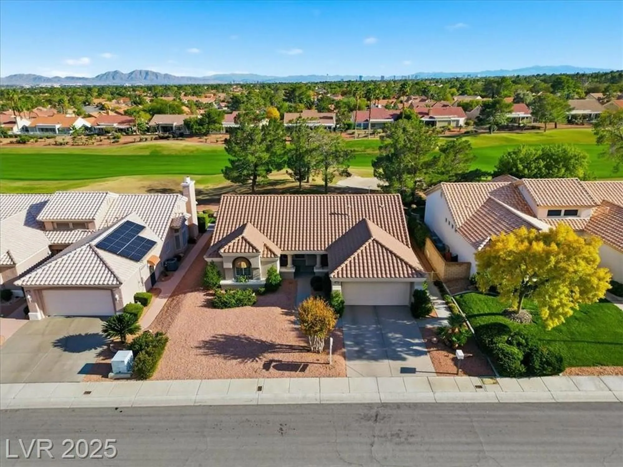 Property Slideshow image 43 of 52 | 2904 castle bar dr, Las Vegas, NV, 89134