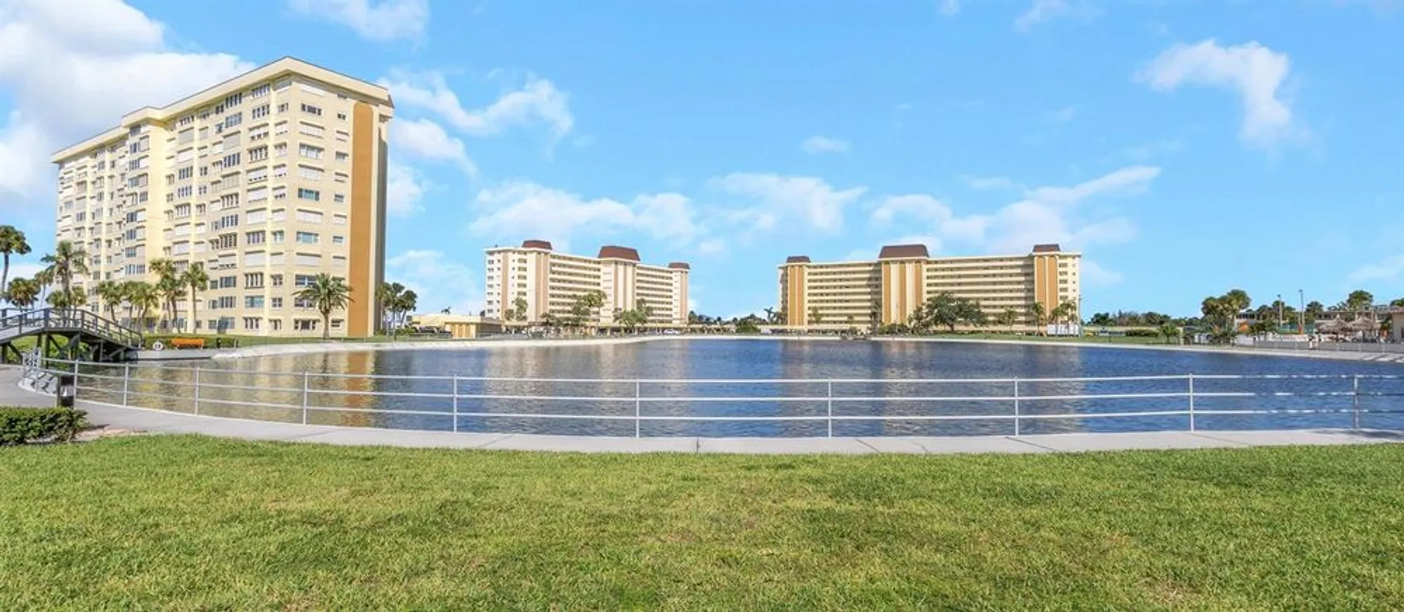 Property Slideshow image 64 of 95 | 4550 cove cir apt 207, St Petersburg, FL, 33708