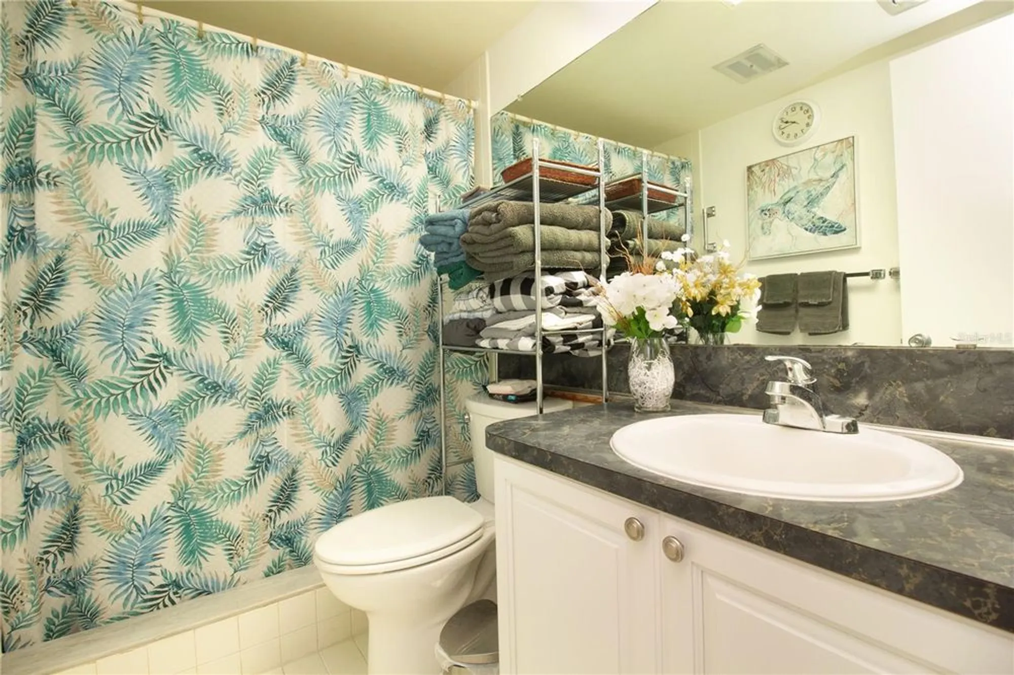 Property Slideshow image 20 of 31 | 4725 cove cir apt 207, Saint Petersburg, FL, 33708