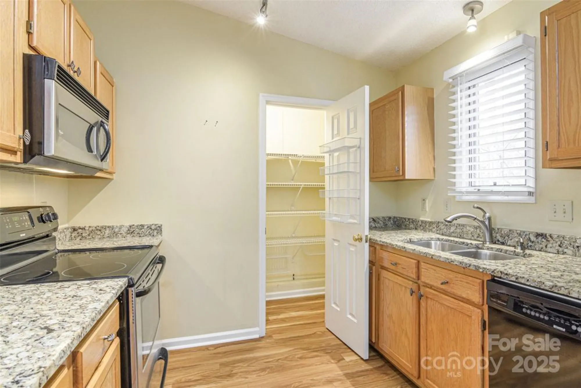 Property Slideshow image 18 of 37 | 308 dellford ct, Hendersonville, NC, 28792