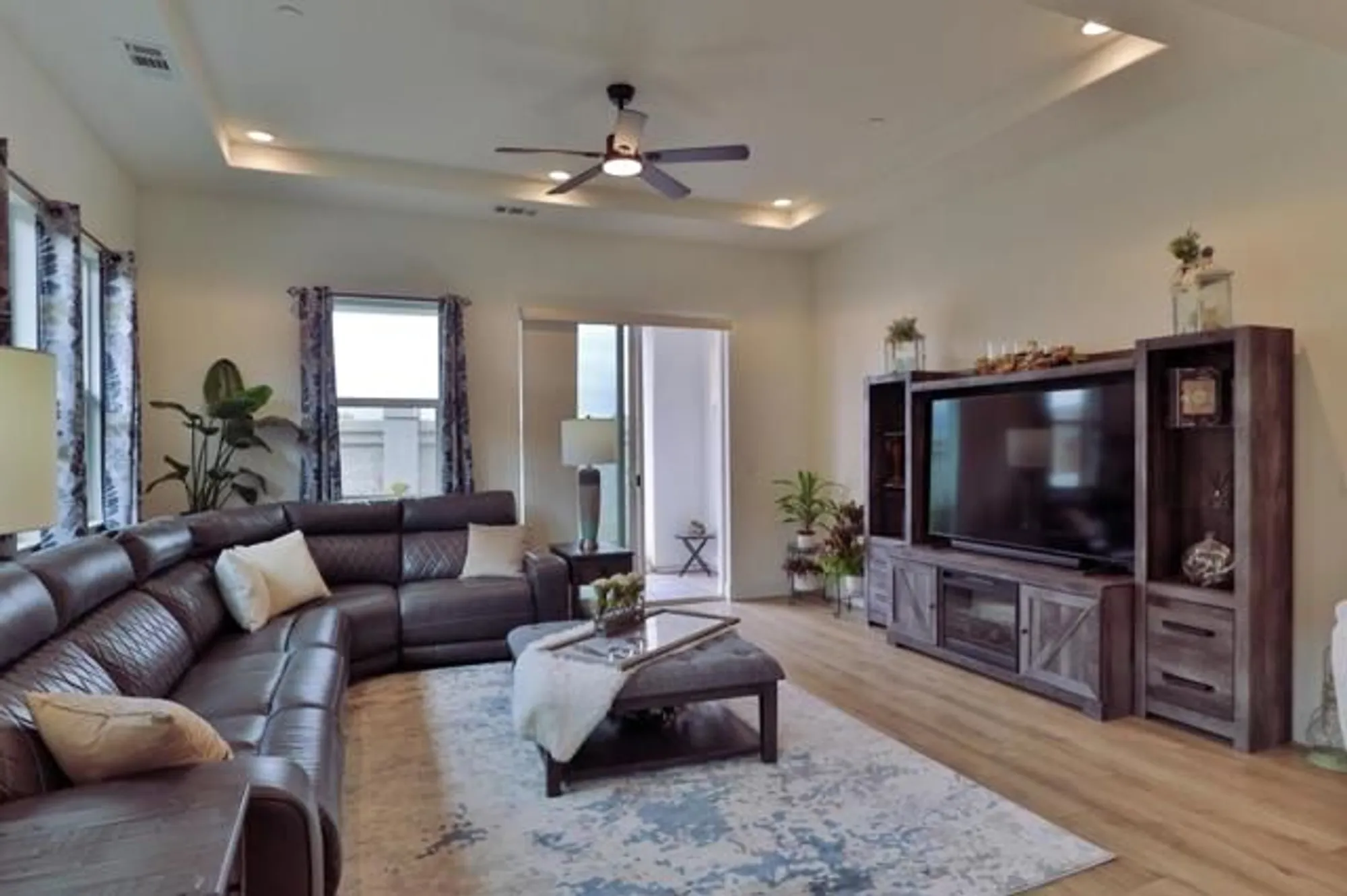 Property Slideshow image 14 of 52 | 2102 white oak dr, Hollister, CA, 95023