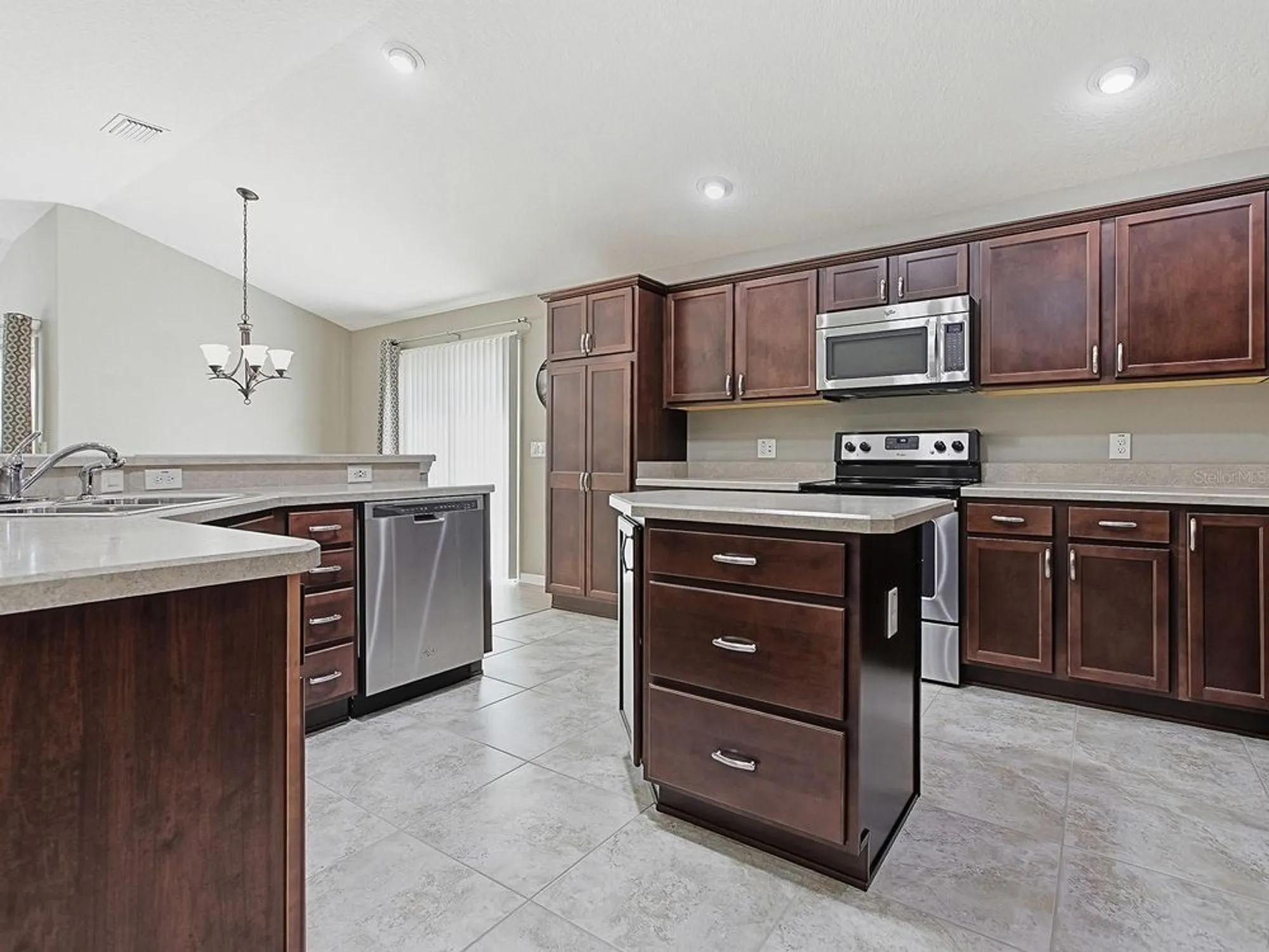 Property Slideshow image 7 of 37 | 2092 ironton pl, The Villages, FL, 32163