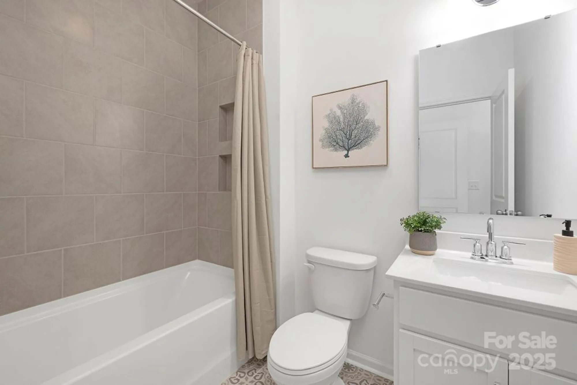 Property Slideshow image 16 of 37 | 24558 blue heron cir # 402, Lancaster, SC, 29720