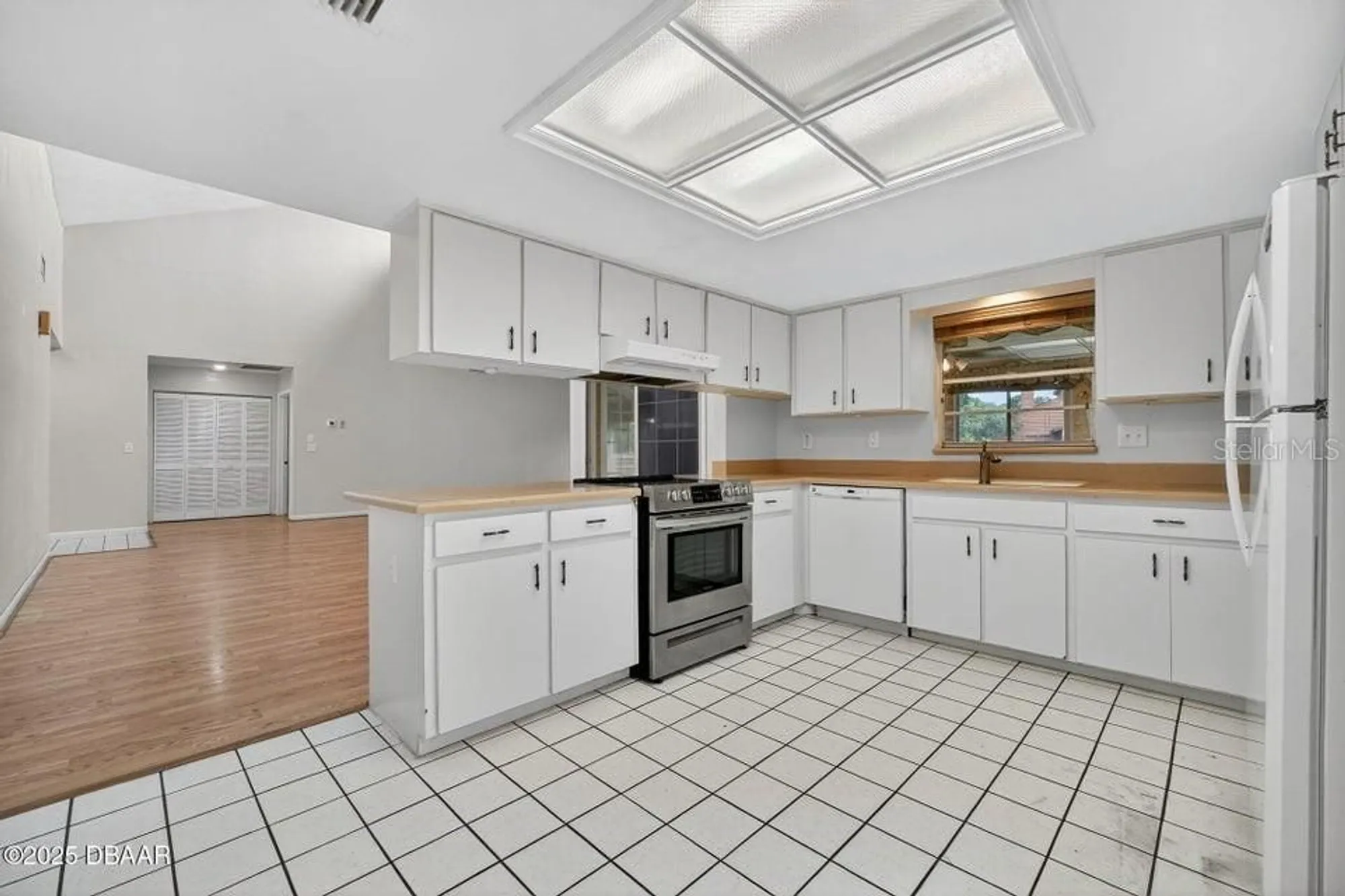 Property Slideshow image 10 of 43 | 236 gull dr, Daytona Beach, FL, 32119