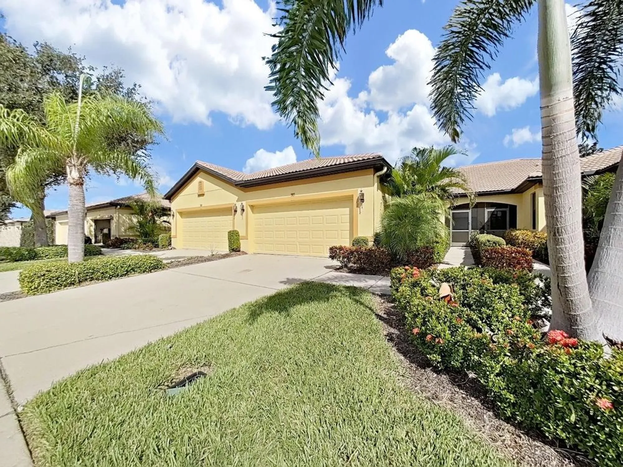 Property Slideshow image 1 of 100 | 303 bluewater falls ct, Apollo Beach, FL, 33572