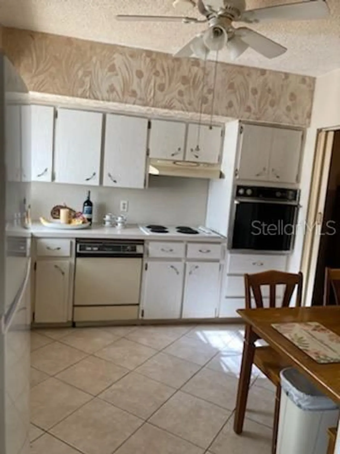 Property Slideshow image 7 of 13 | 2260 costa rican dr 26, Clearwater, FL, 33763