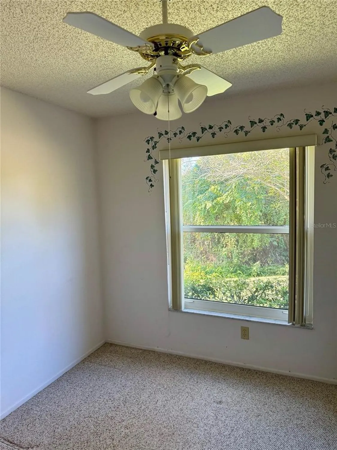 Property Slideshow image 12 of 19 | 1482 glengarry dr, Palm Harbor, FL, 34684