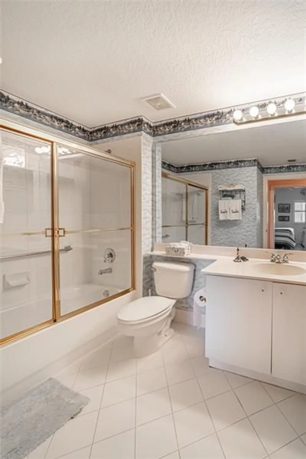 Property Slideshow image 9 of 39 | 7739 southampton ter 202, Tamarac, FL, 33321