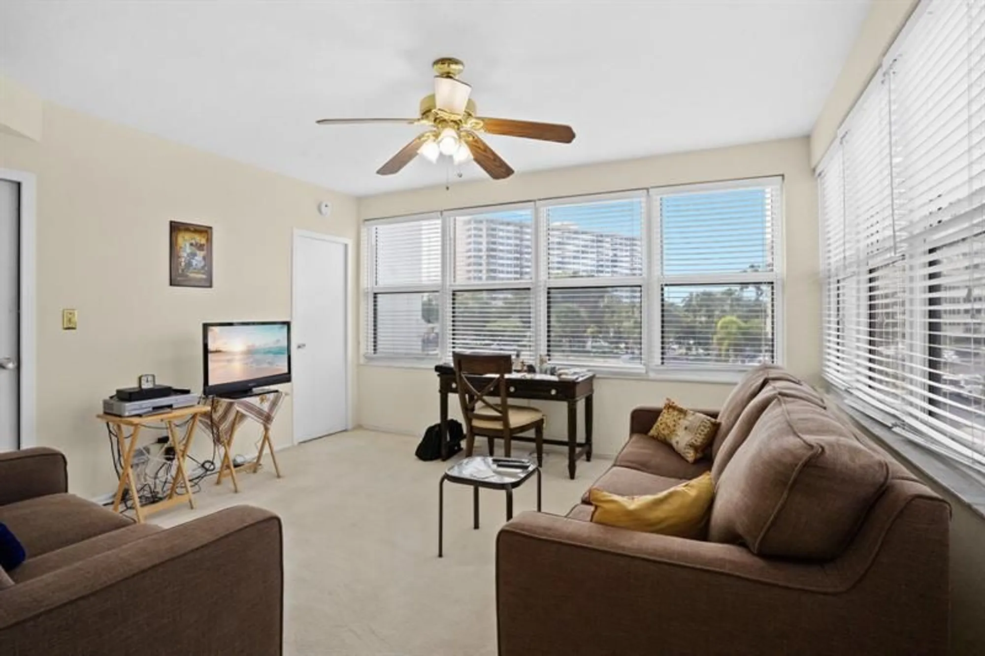 Property Slideshow image 15 of 27 | 3300 ne 36th st 201, Fort Lauderdale, FL, 33308