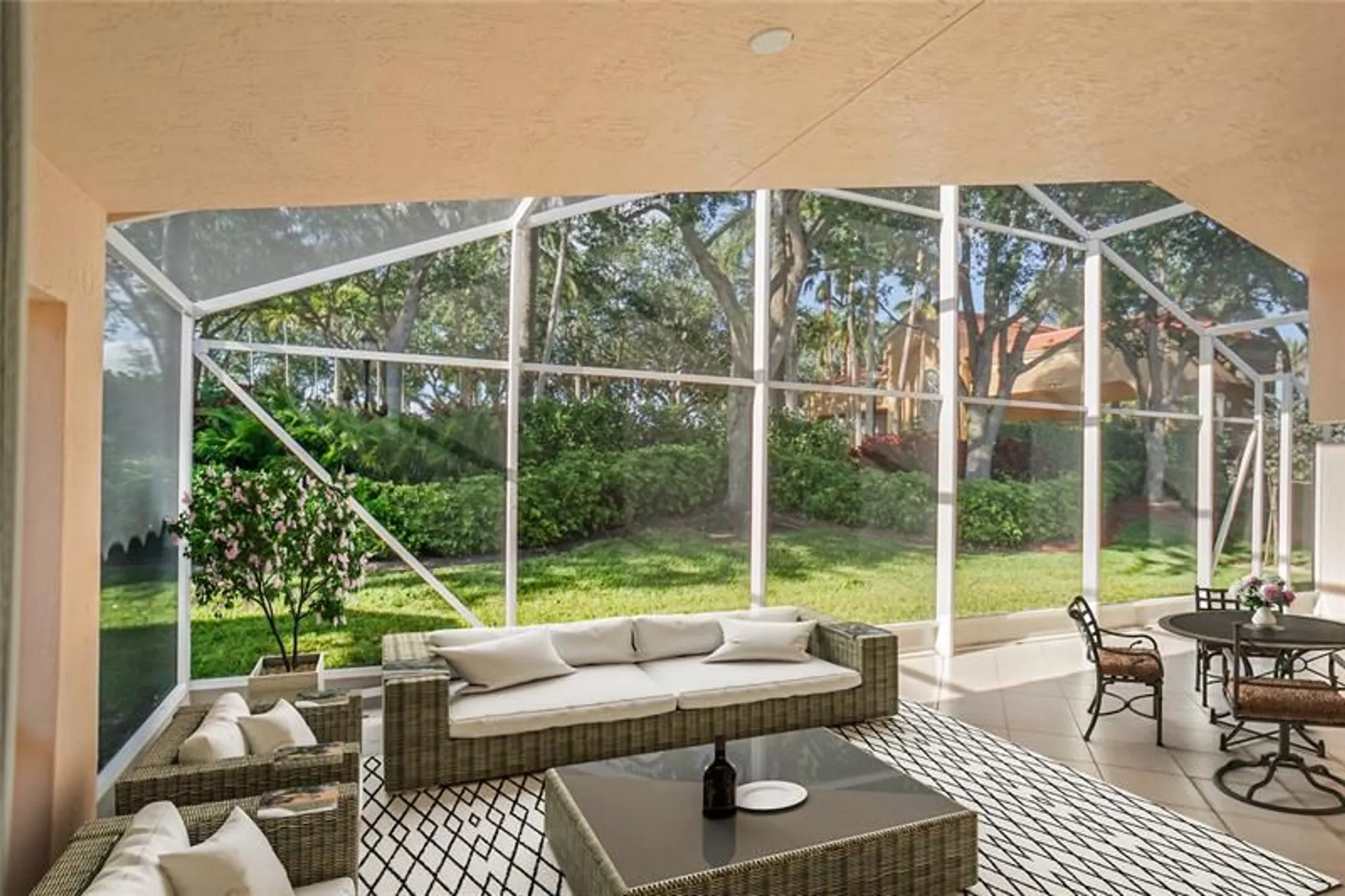 Property Slideshow image 17 of 22 | 5065 glenville dr, Boynton Beach, FL, 33437
