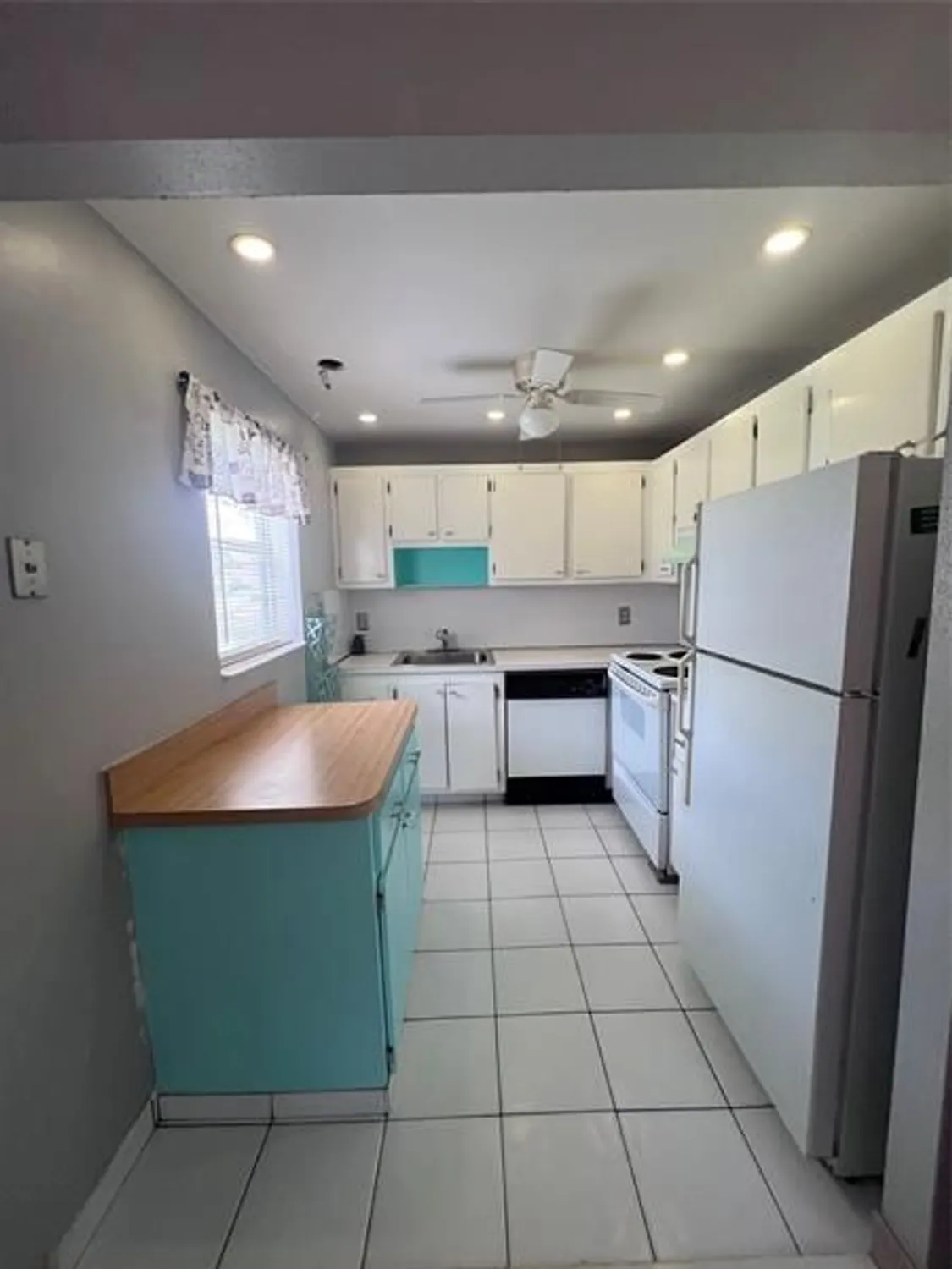 Property Slideshow image 7 of 30 | 161 brittany d # 161, Delray Beach, FL, 33446