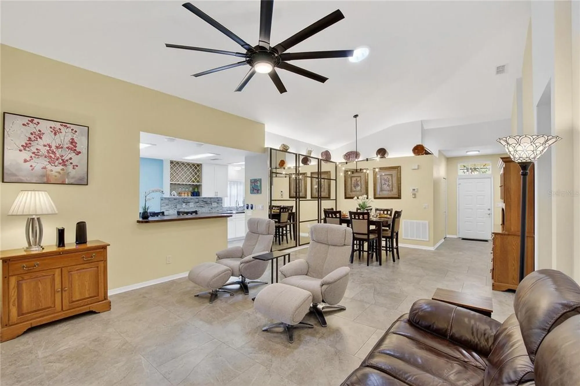 Property Slideshow image 25 of 51 | 804 mccallister ave, Sun City Center, FL, 33573