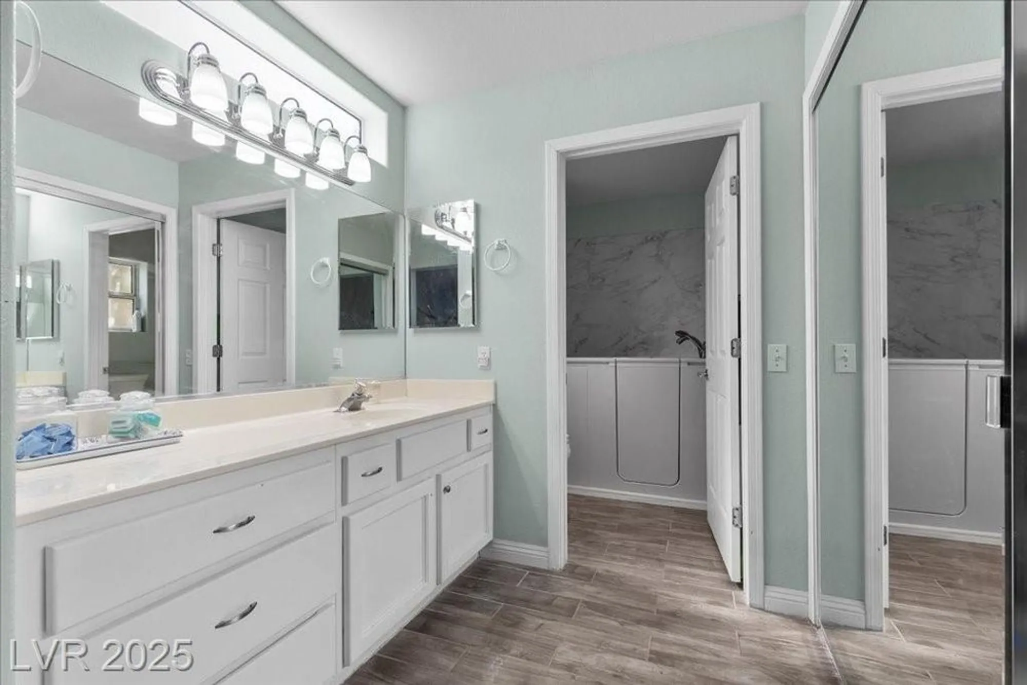 Property Slideshow image 22 of 49 | 2908 laverton dr, Las Vegas, NV, 89134