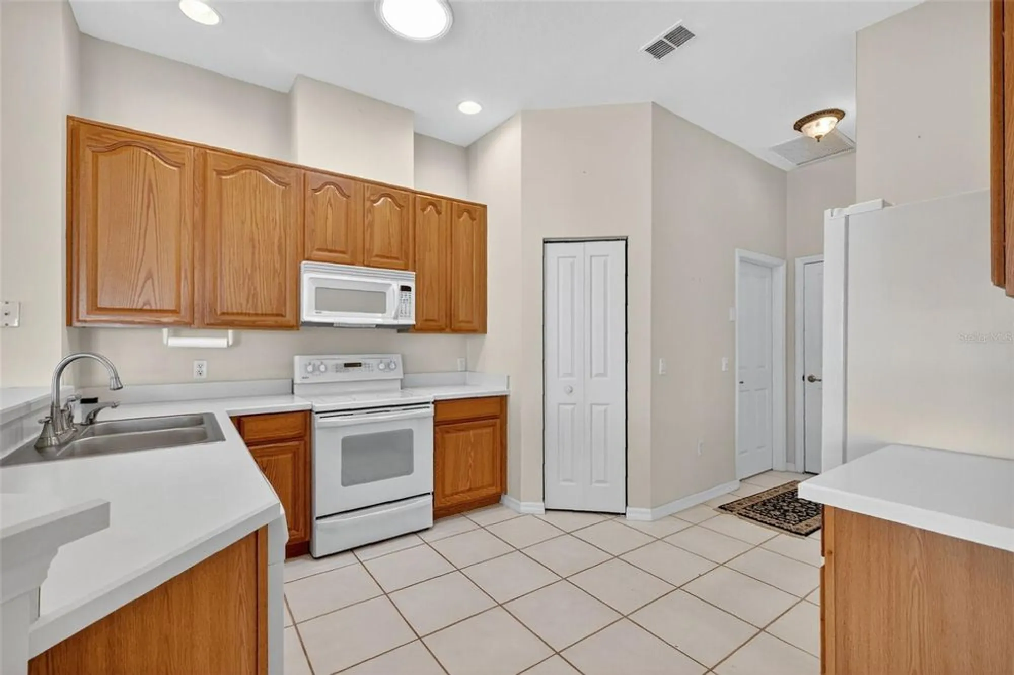 Property Slideshow image 15 of 30 | 5135 aurora dr, Leesburg, FL, 34748