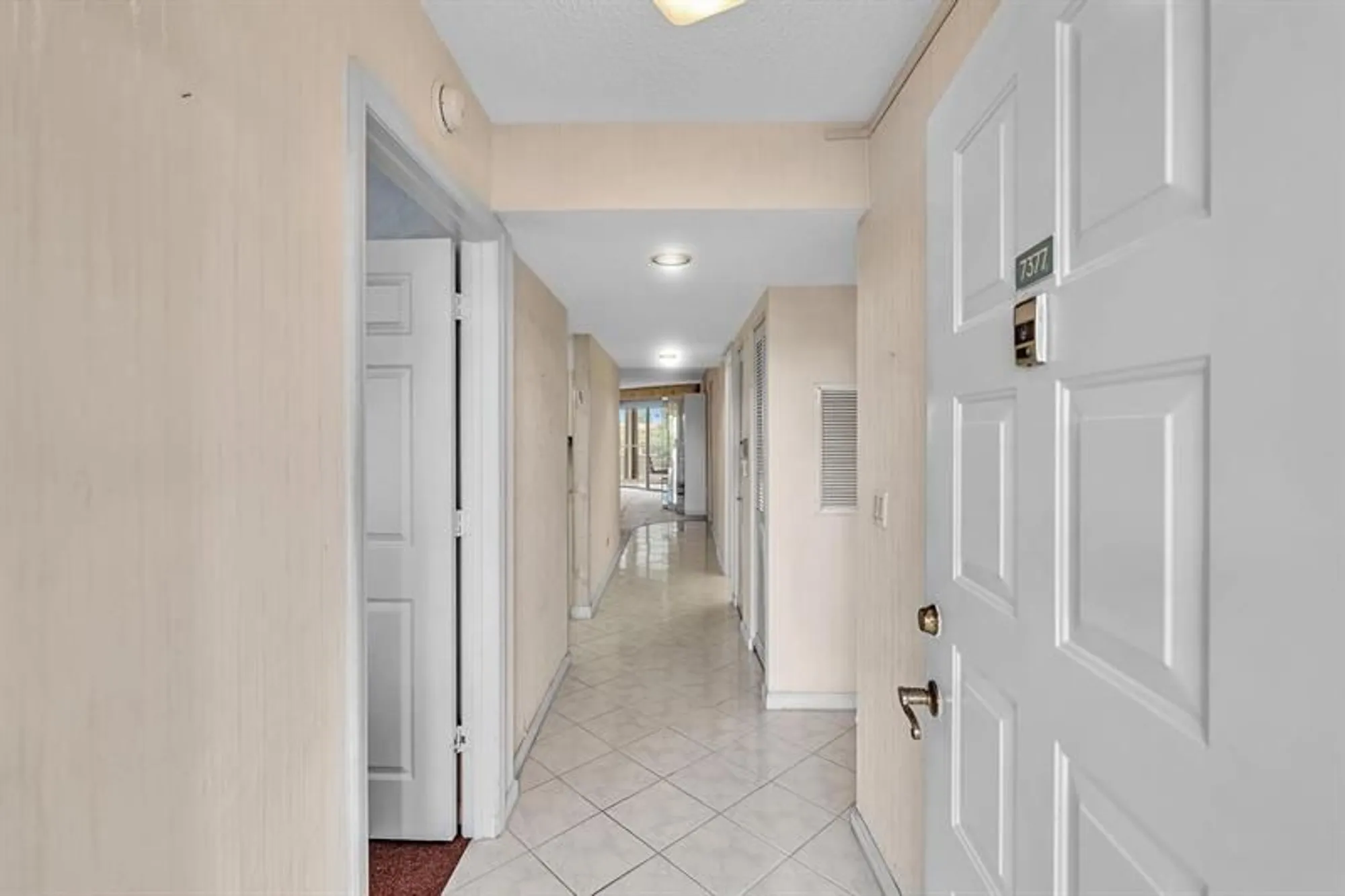 Property Slideshow image 4 of 81 | 7377 granville dr 311, Tamarac, FL, 33321