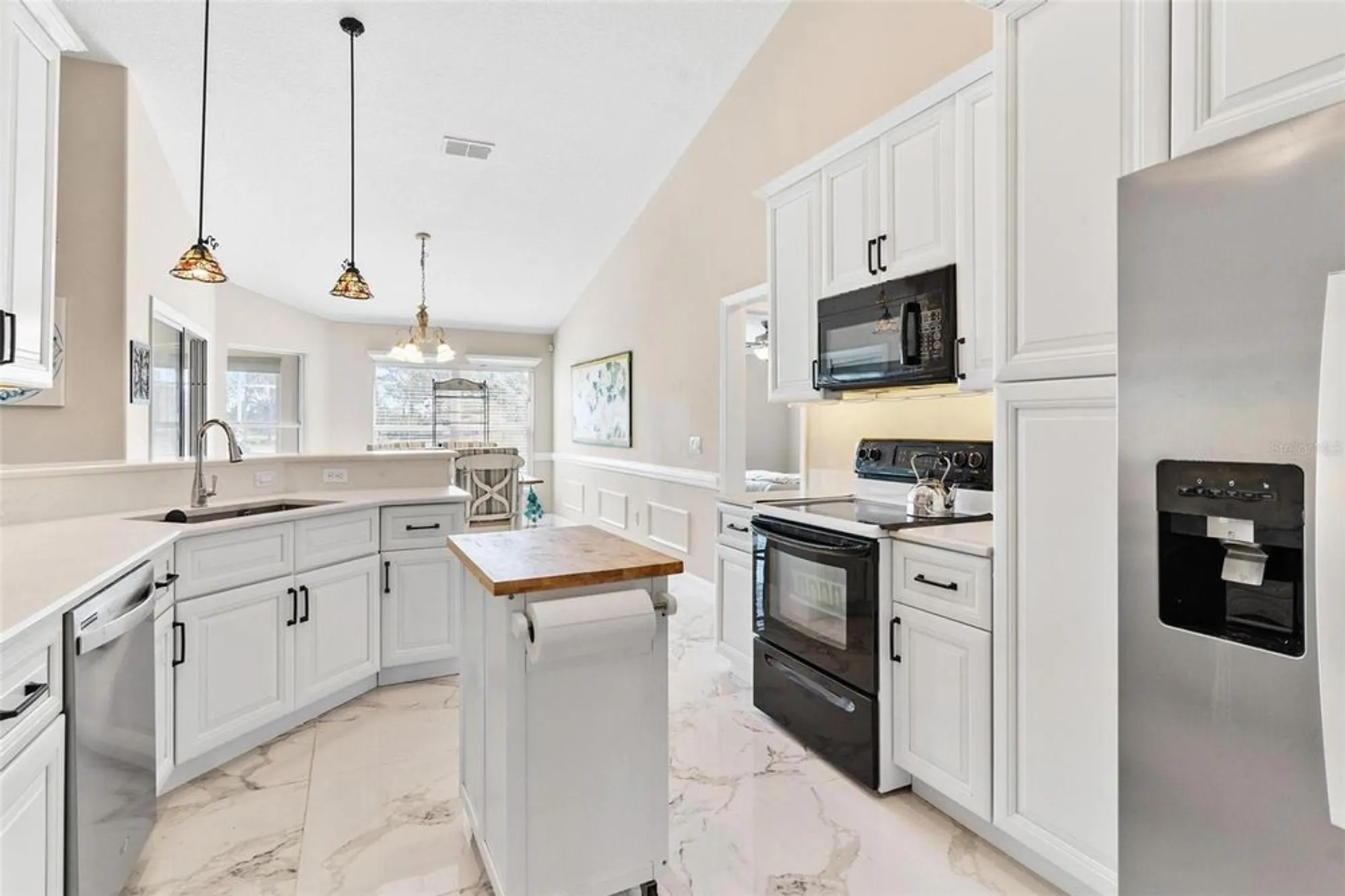 Property Slideshow image 16 of 66 | 39320 harbor hills blvd, Lady Lake, FL, 32159