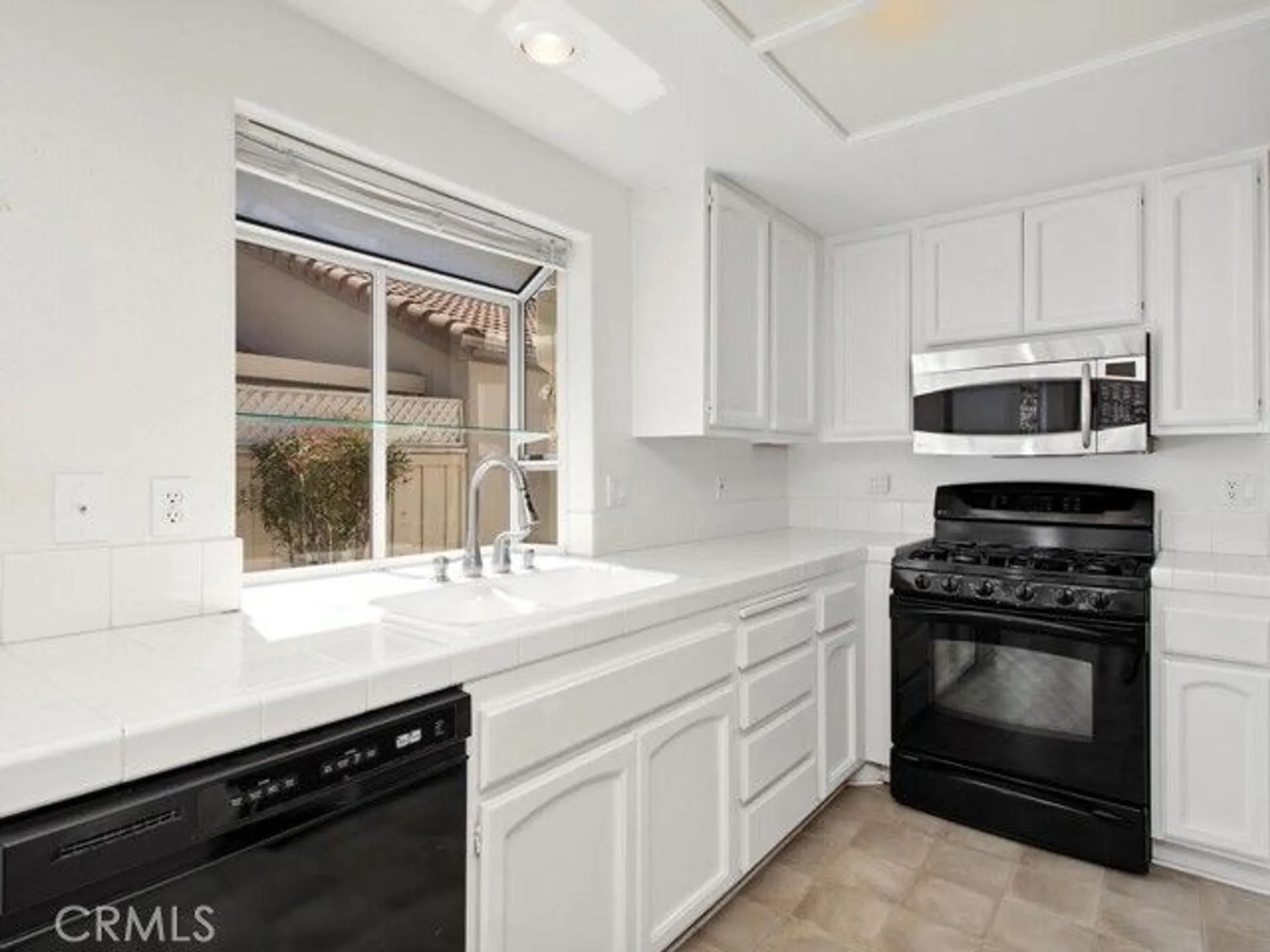 Property Slideshow image 17 of 39 | 40380 via francisco, Murrieta, CA, 92562