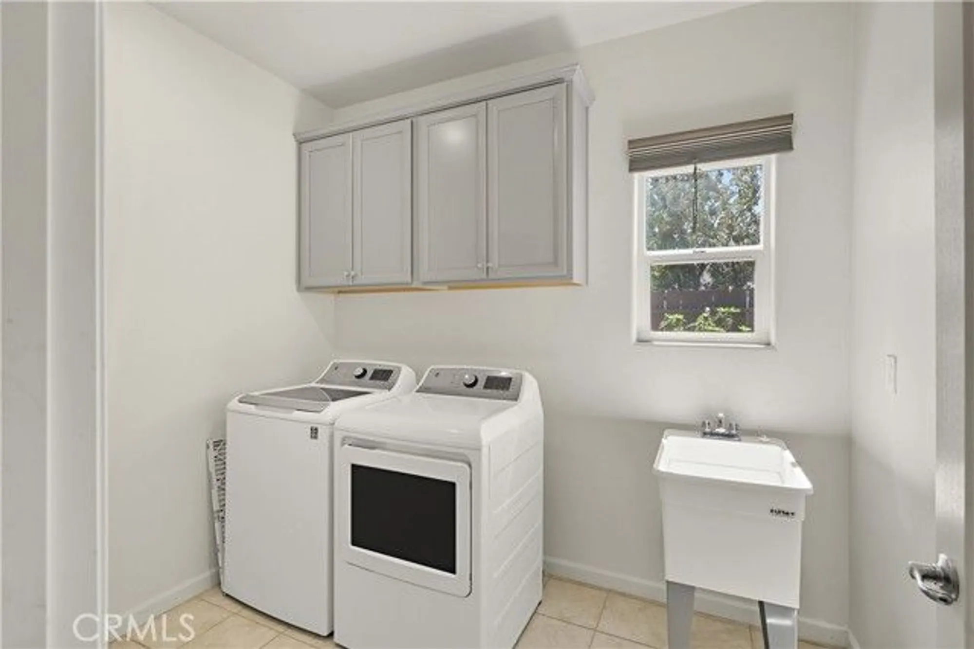 Property Slideshow image 15 of 45 | 737 betten st, Los Banos, CA, 93635